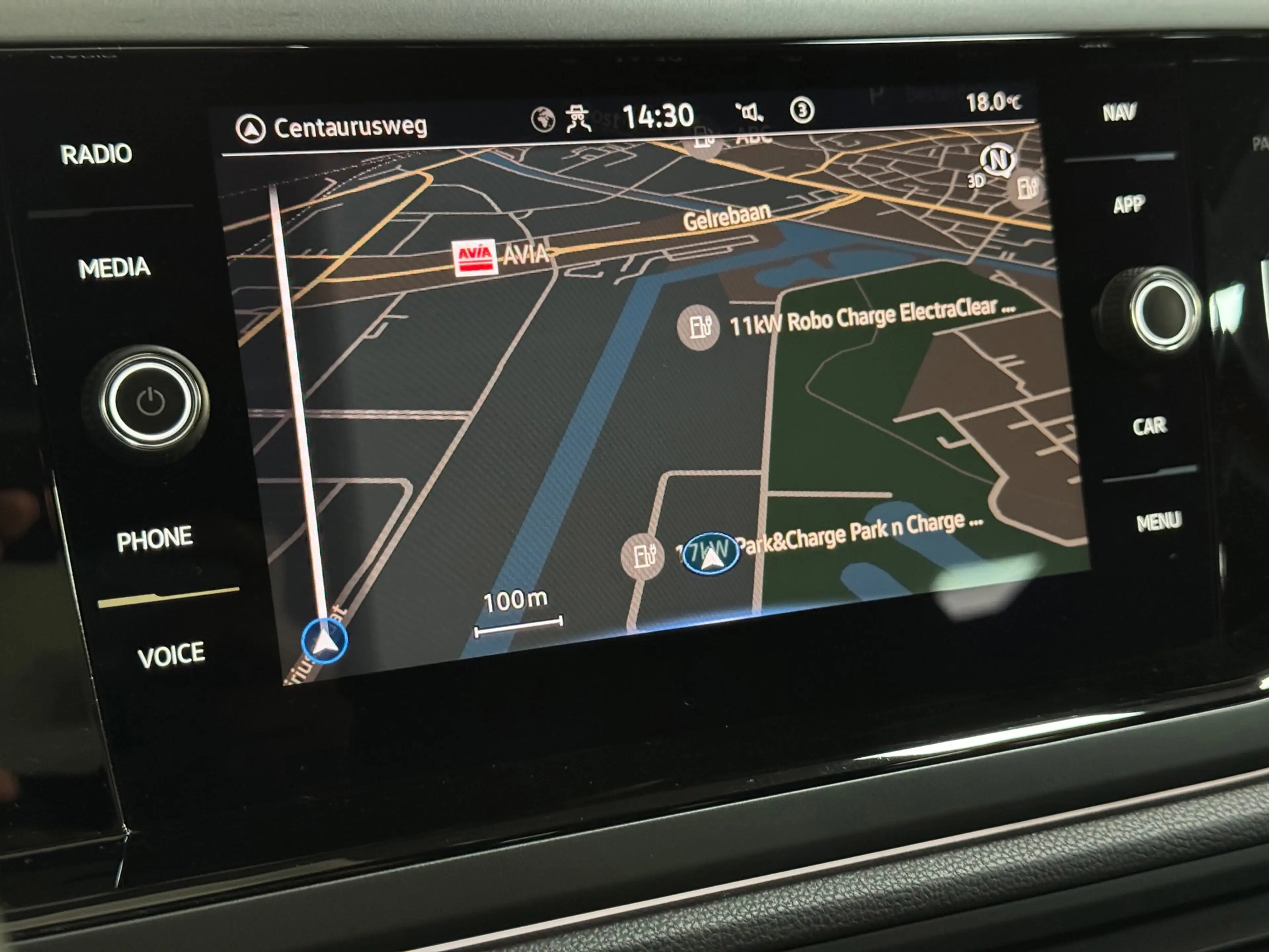 Volkswagen Taigo 1.5 TSI R-Line 3x R-Line Pano Keyless Camera — photo 15