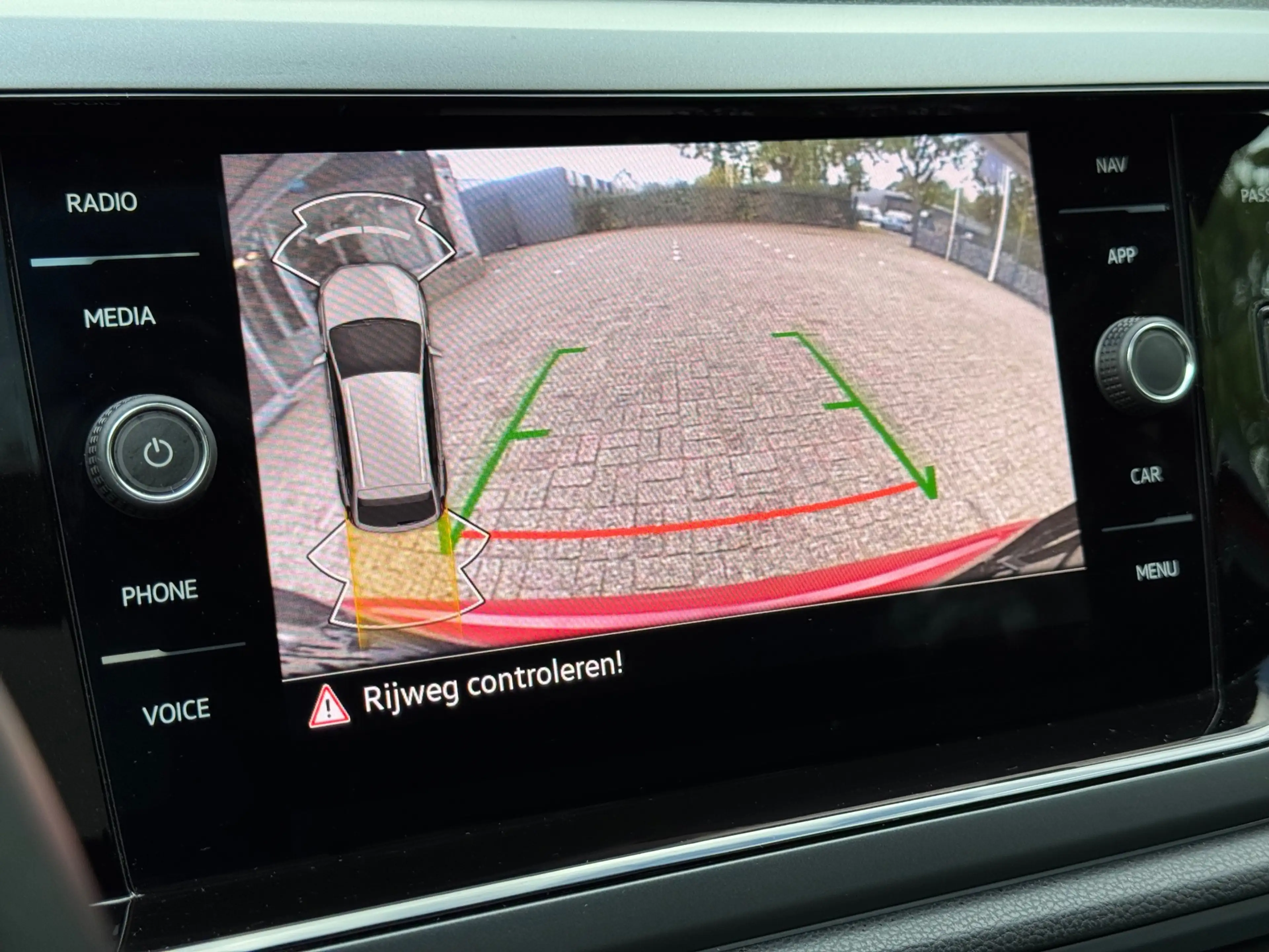 Volkswagen Taigo 1.5 TSI R-Line 3x R-Line Pano Keyless Camera — photo 14
