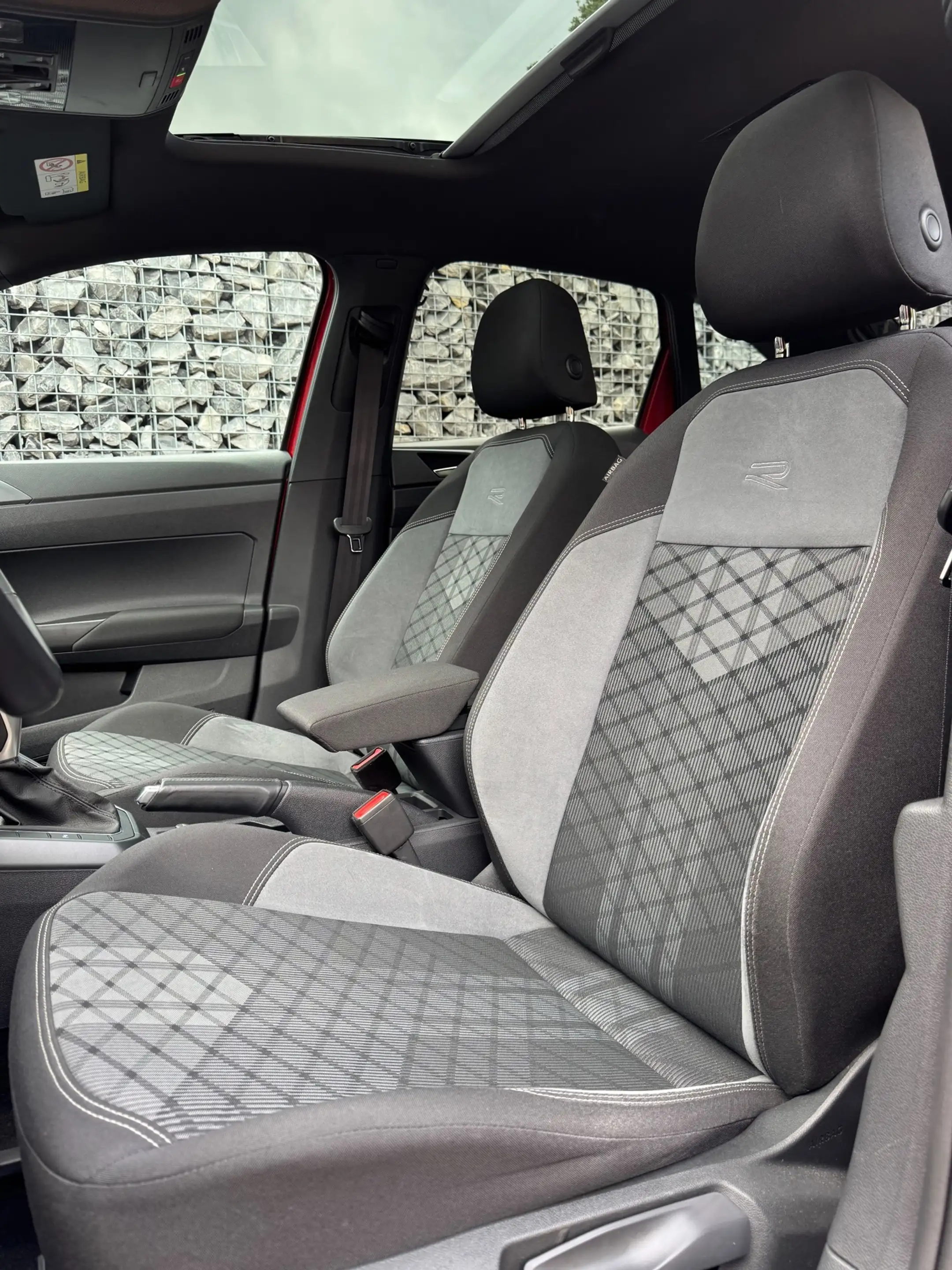 Volkswagen Taigo 1.5 TSI R-Line 3x R-Line Pano Keyless Camera — photo 11