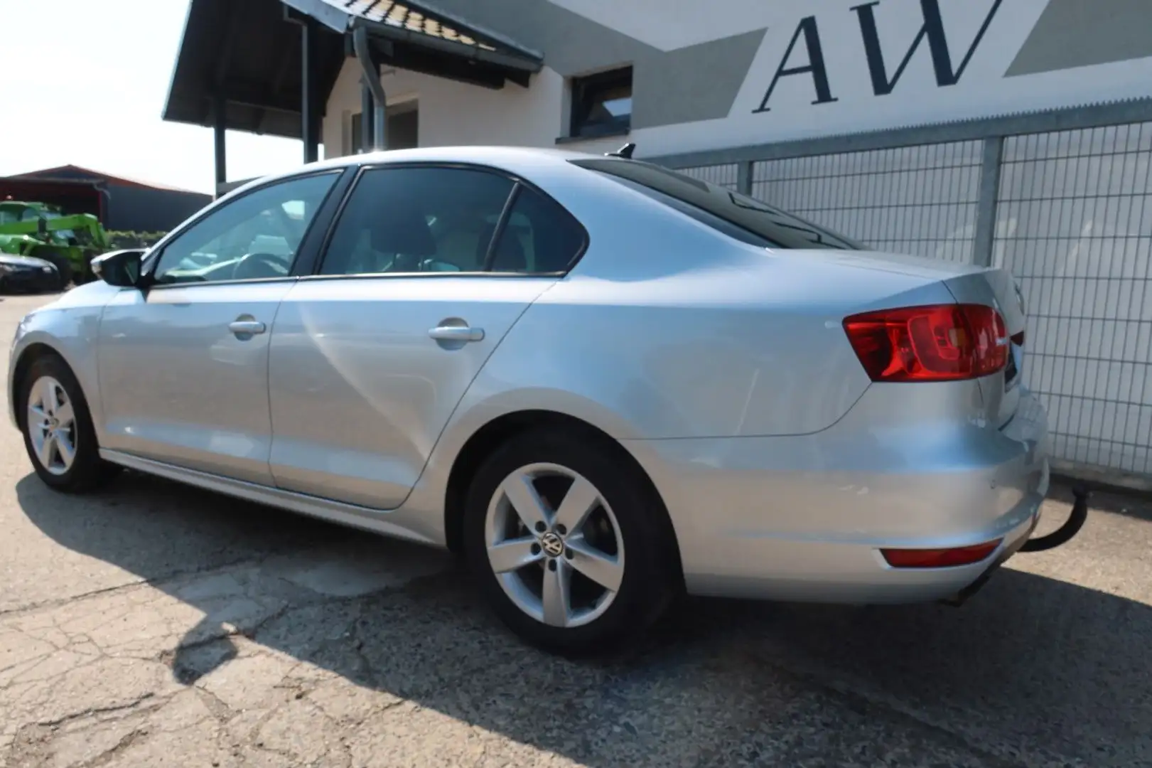 Volkswagen Jetta VI Comfortline|Leder|NAV|1.4 TSI|90KW| Silber - 2