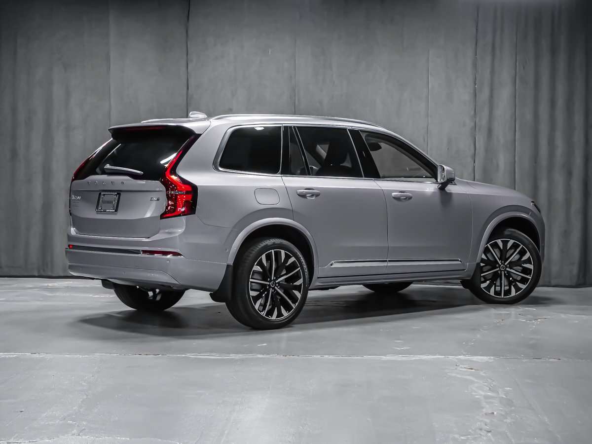 2026 Volvo XC90 Plus 7-Seater (Bright Theme) alt 3