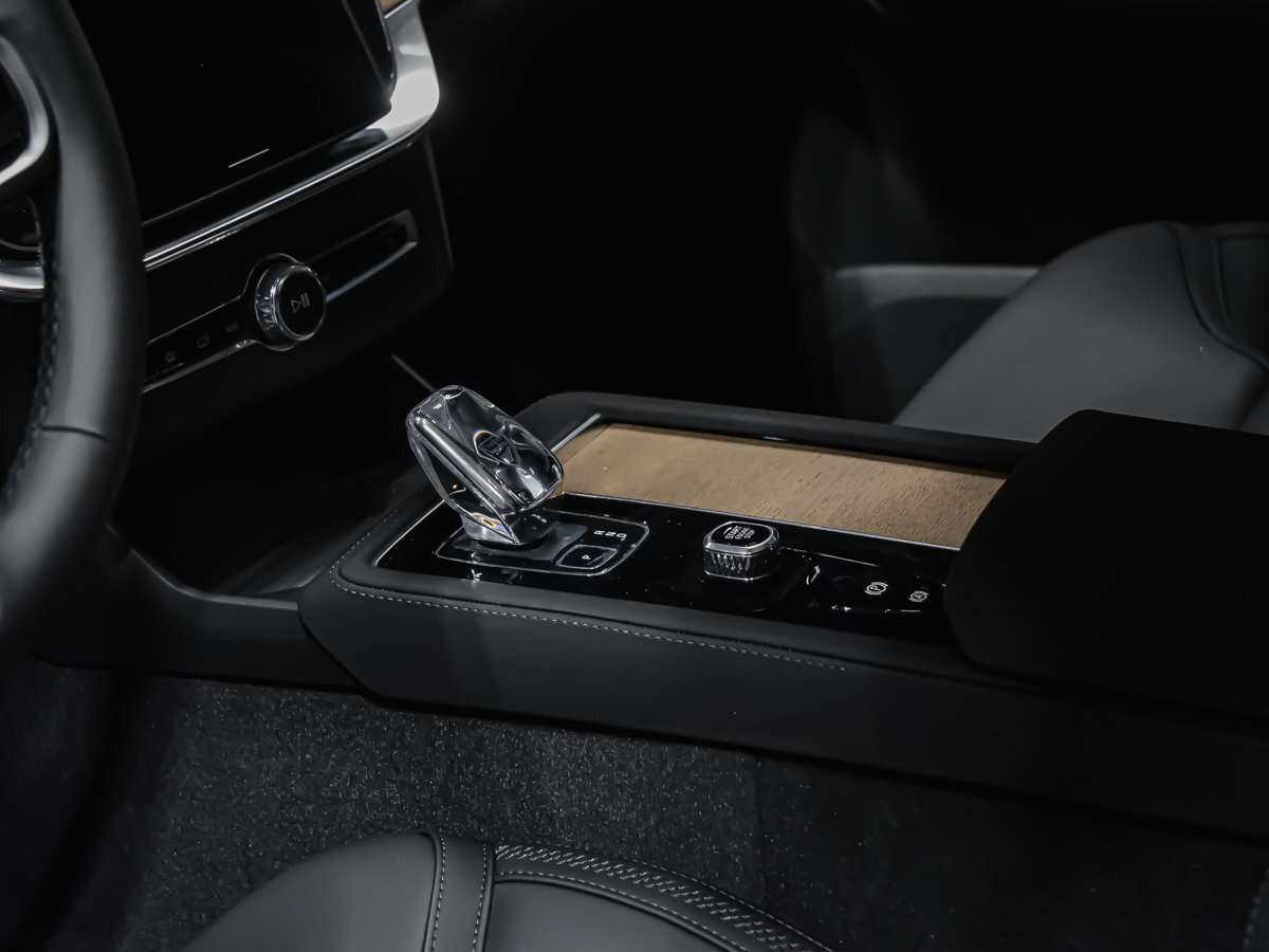 2026 Volvo XC90 Plus 7-Seater (Bright Theme) thumb 8