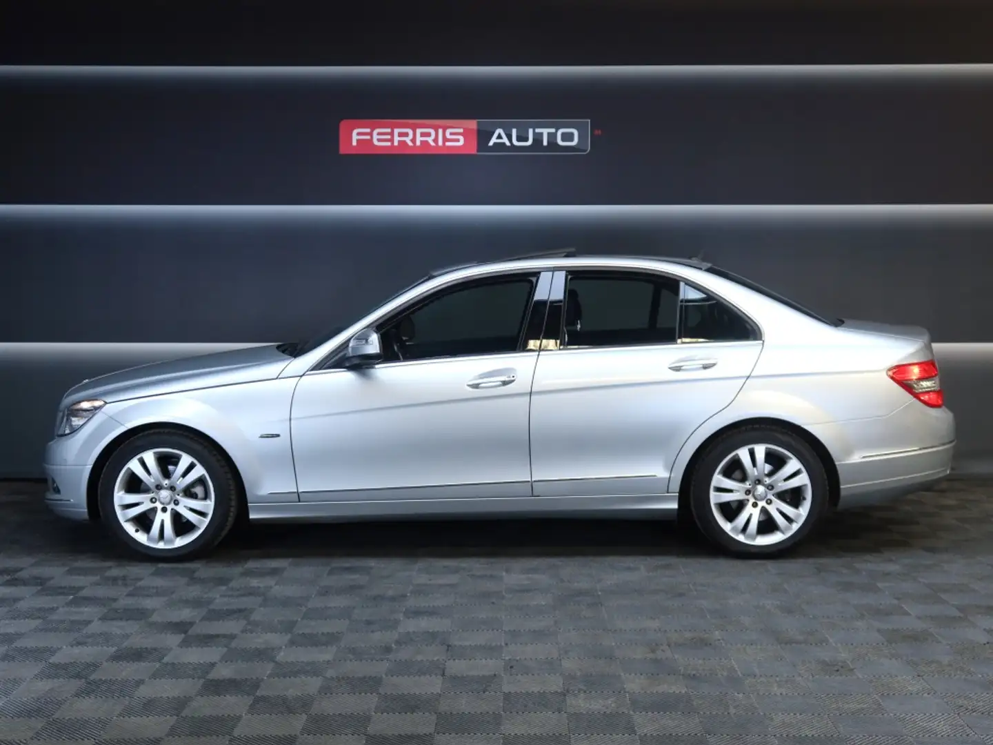 Mercedes-Benz C 180 K Avantgarde Aut. Gris - 2