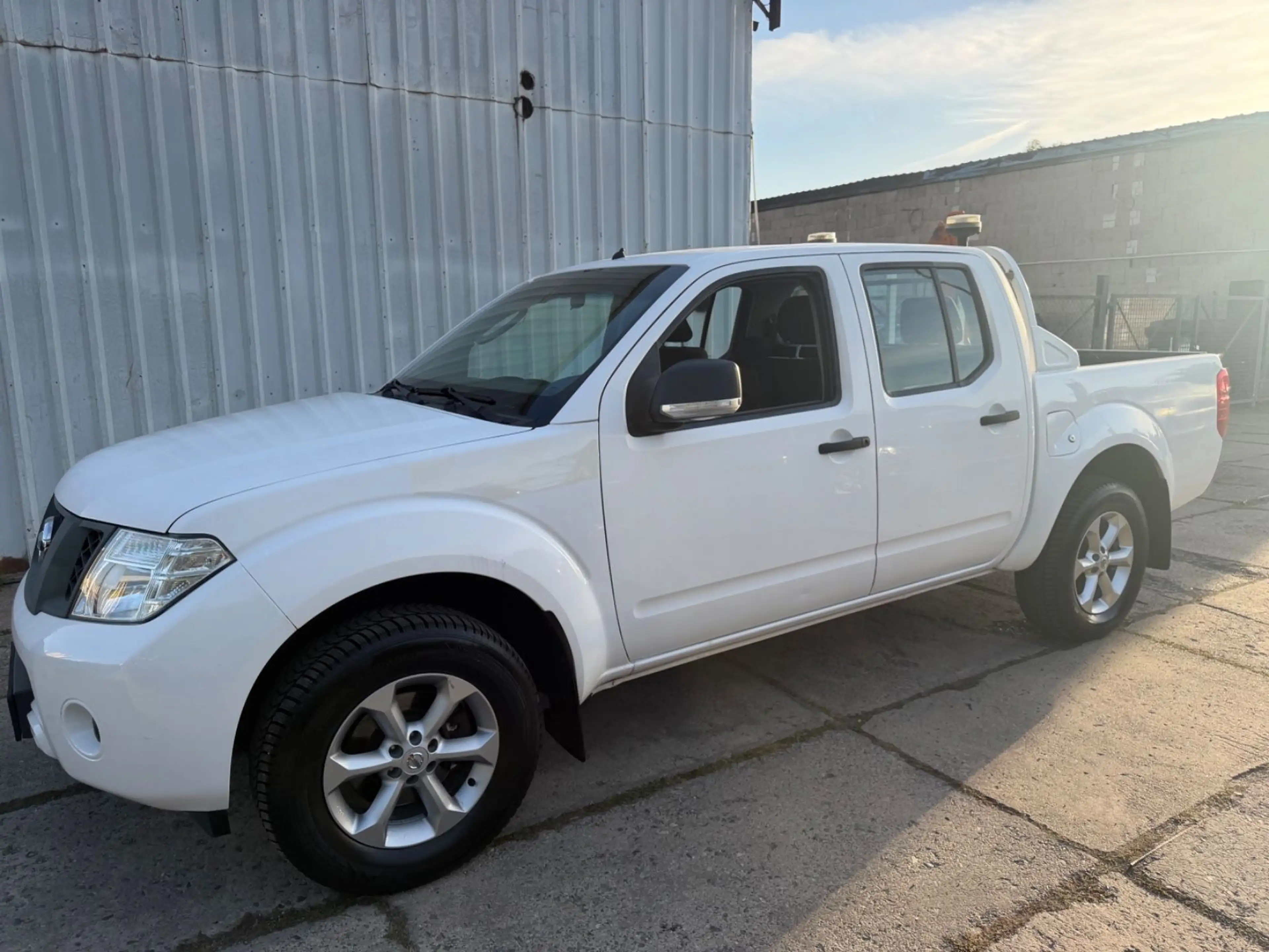 Nissan Navara Pickup Double Cab*4X4*1.BESITZ*KRAN — photo 4