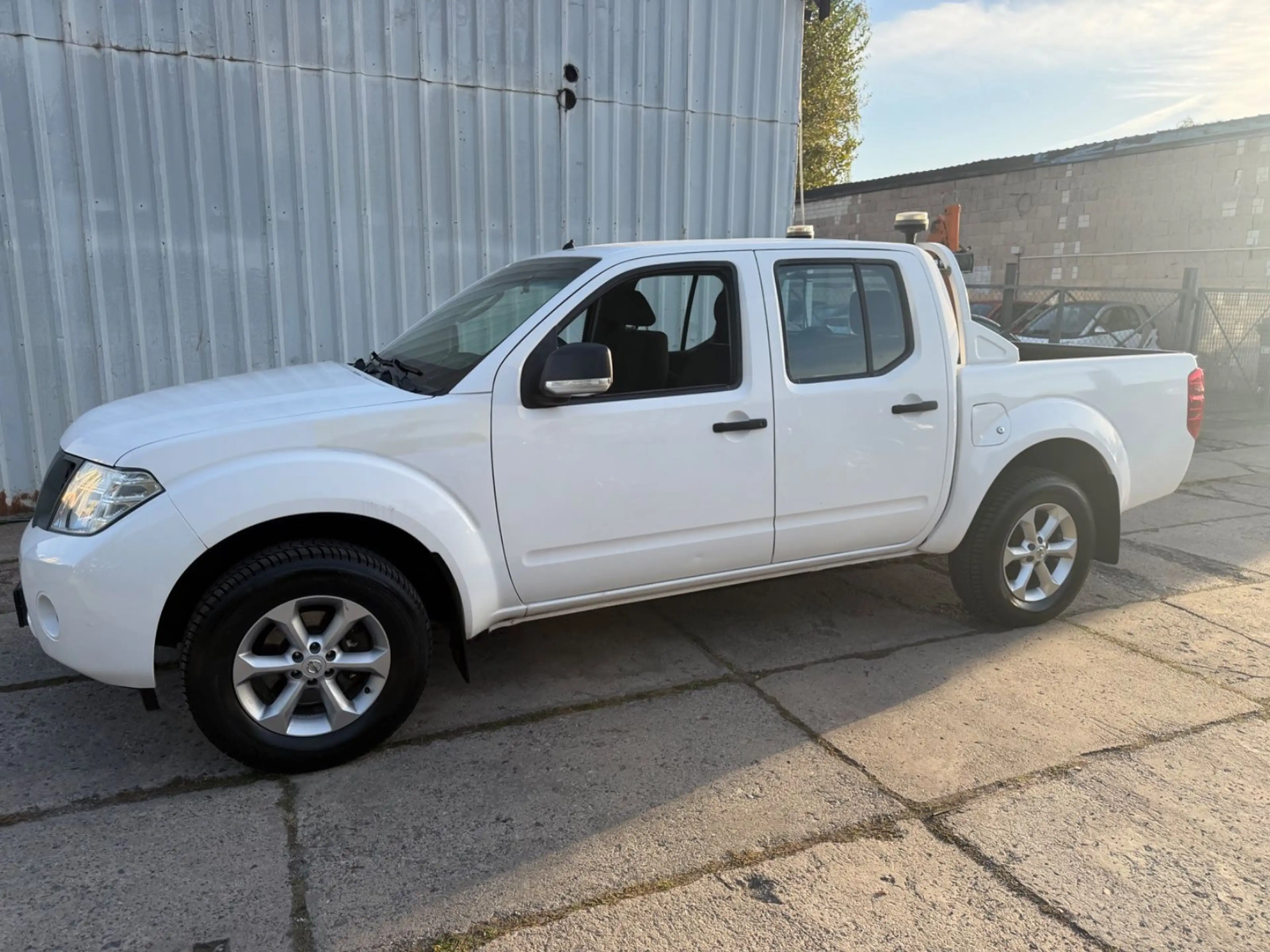 Nissan Navara Pickup Double Cab*4X4*1.BESITZ*KRAN — photo 3