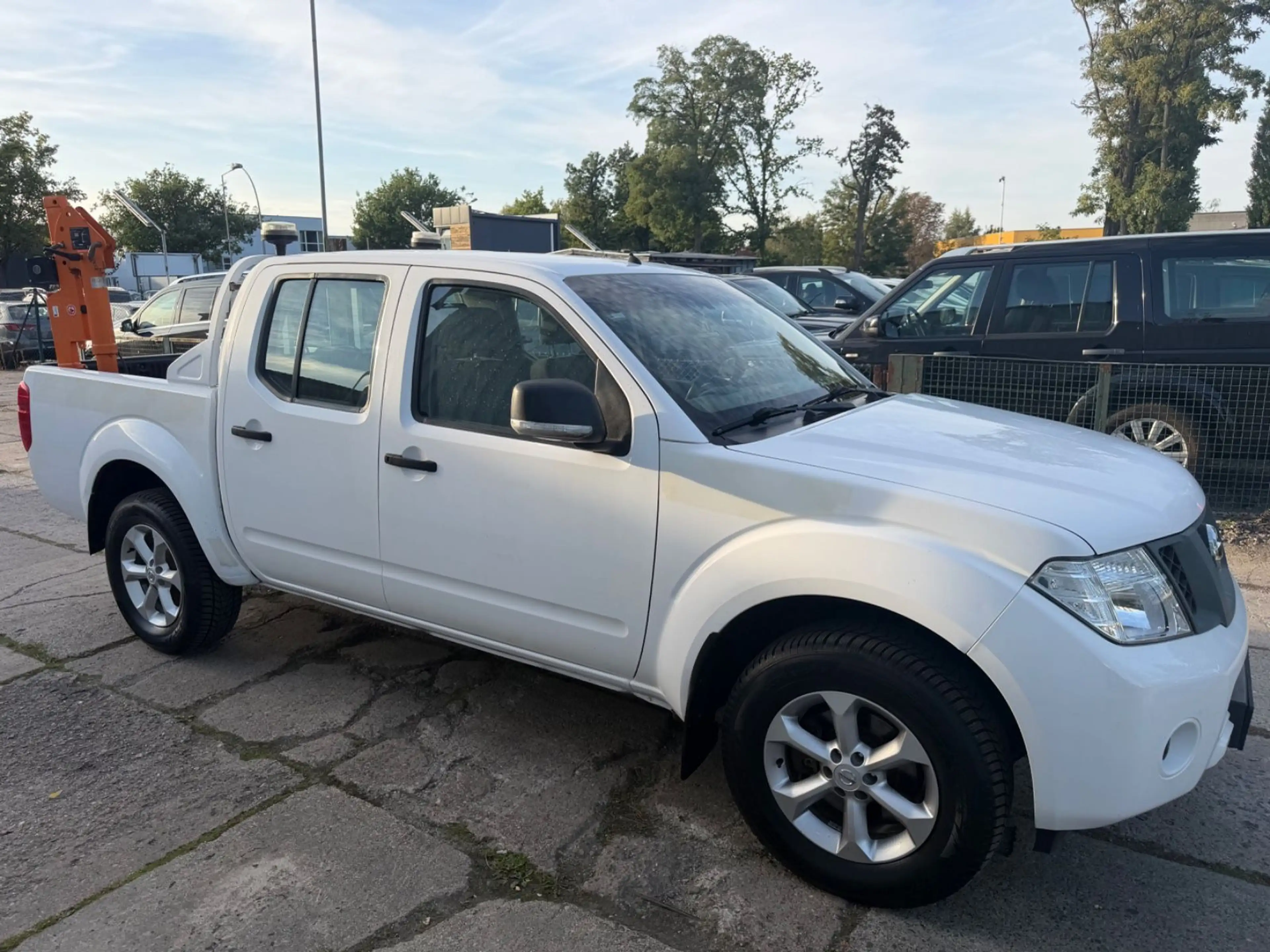 Nissan Navara Pickup Double Cab*4X4*1.BESITZ*KRAN — photo 12