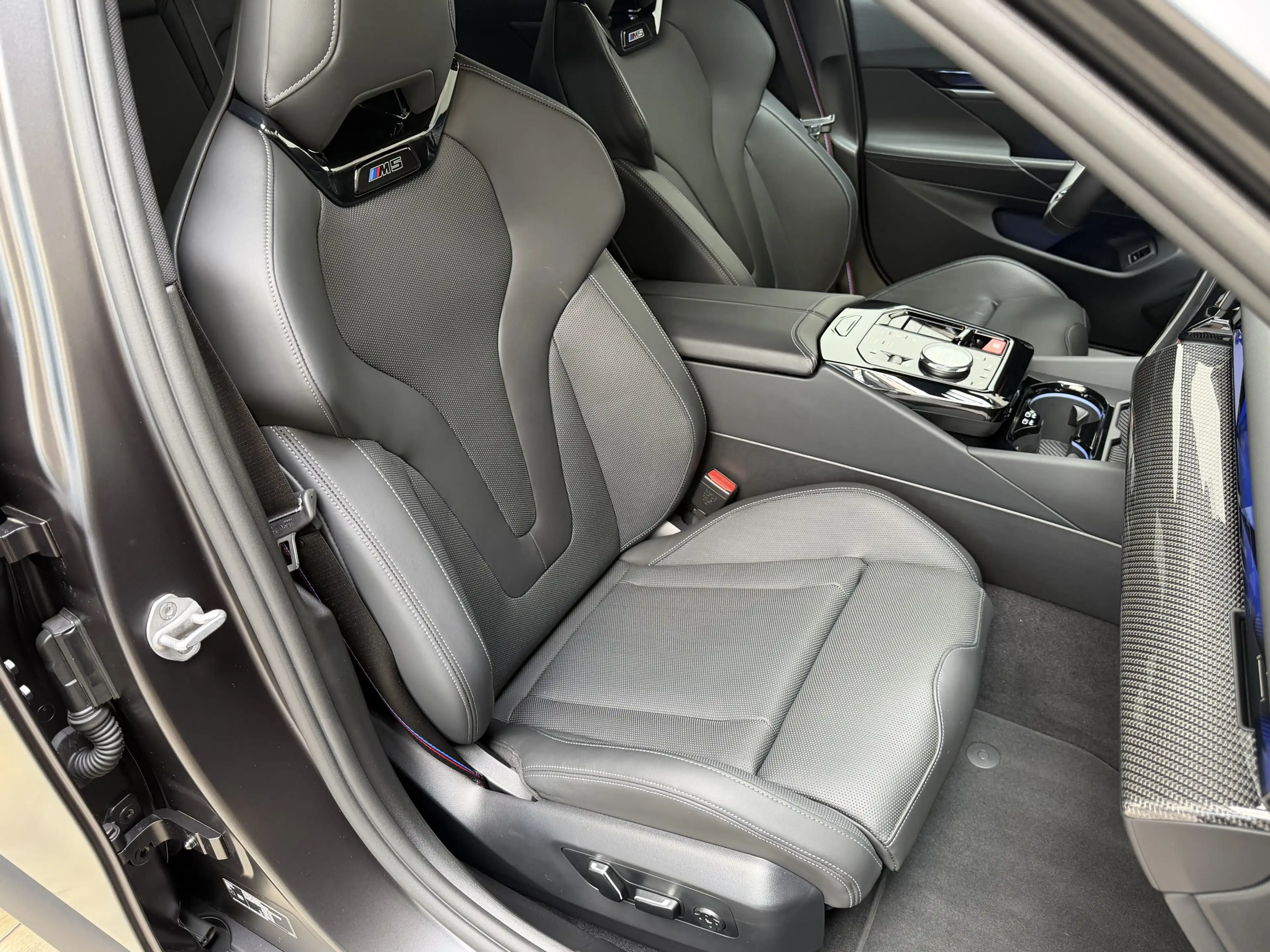 BMW M5 To. AHK Sitzlüftung B&W ACC 360° Driver — photo 38