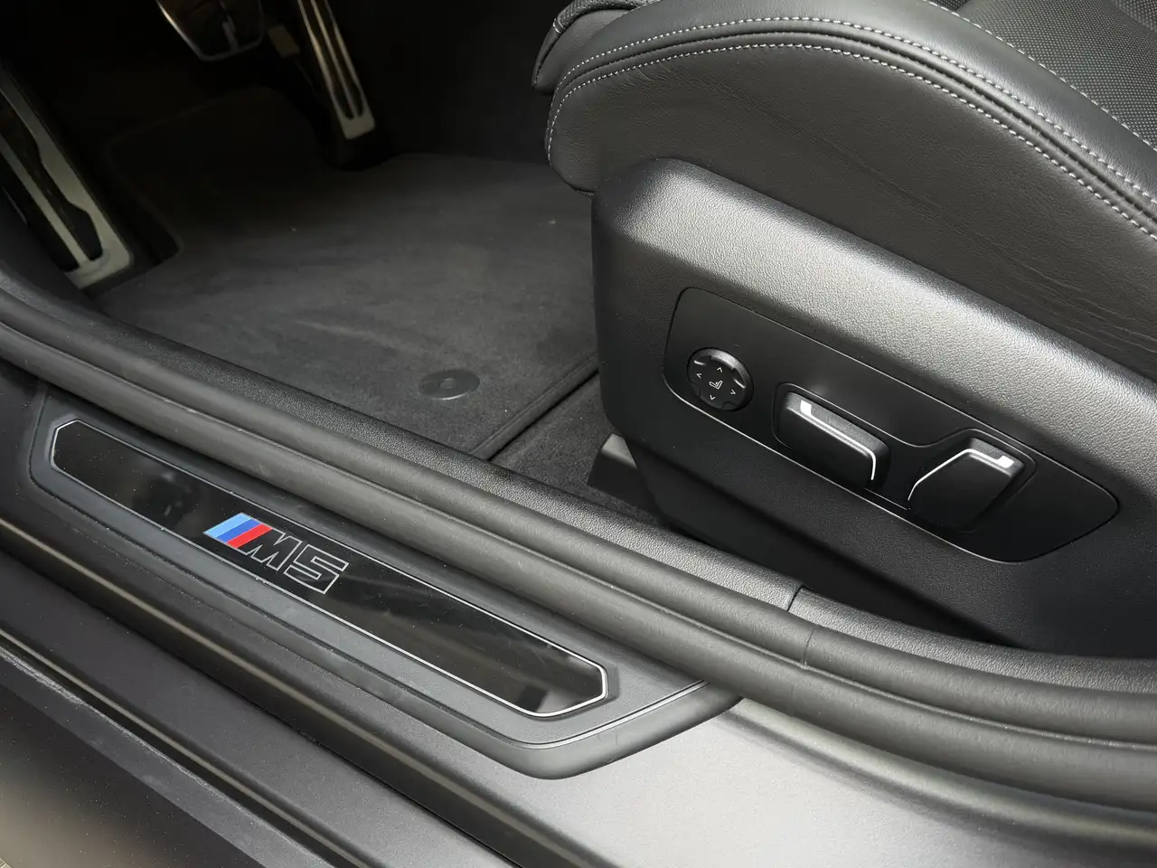 BMW M5 To. AHK Sitzlüftung B&W ACC 360° Driver, миниатюра 18