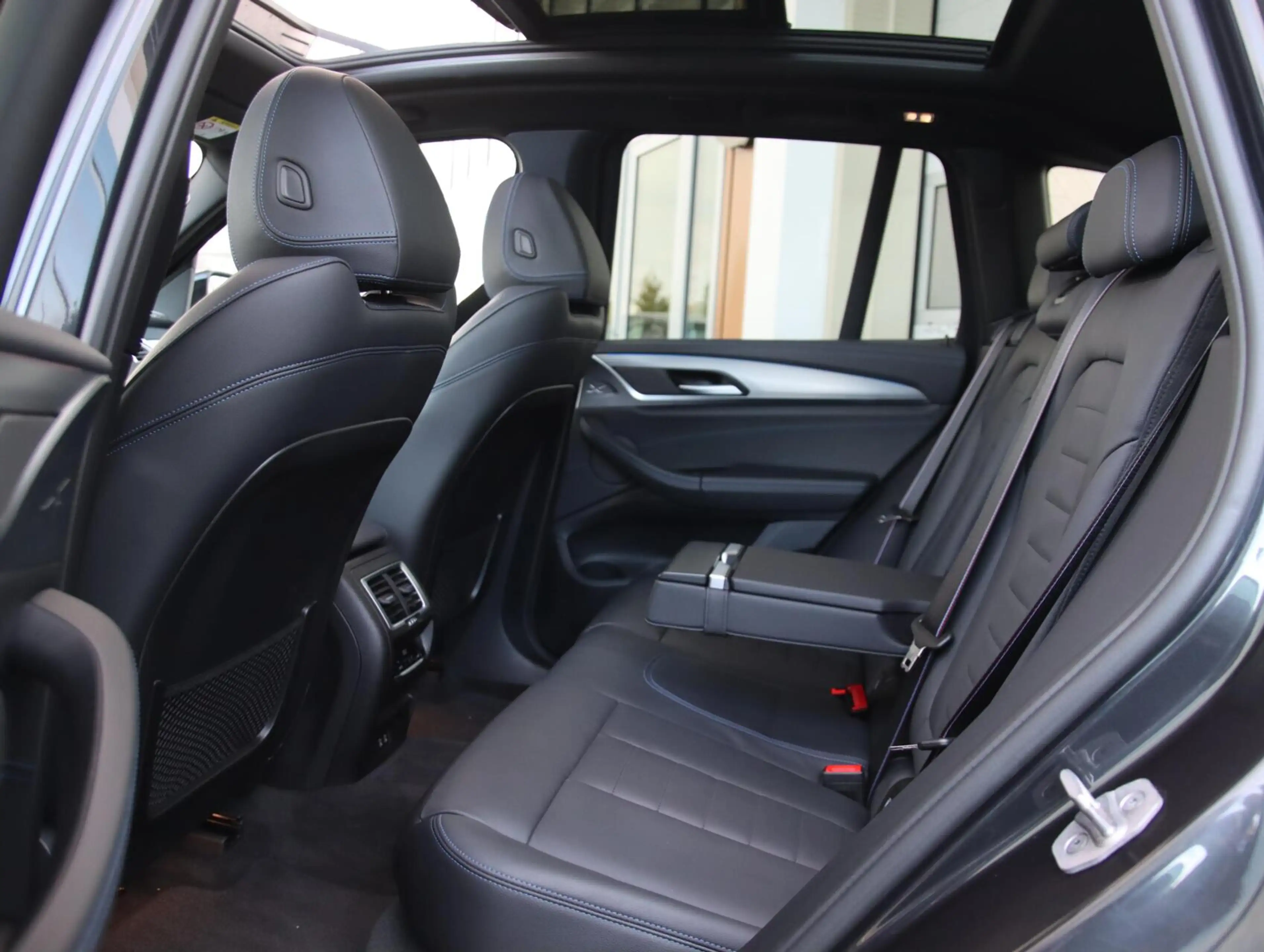 BMW iX3 High Executive 80 kWh M-sport | SOH 97,2% | Panora — photo 6