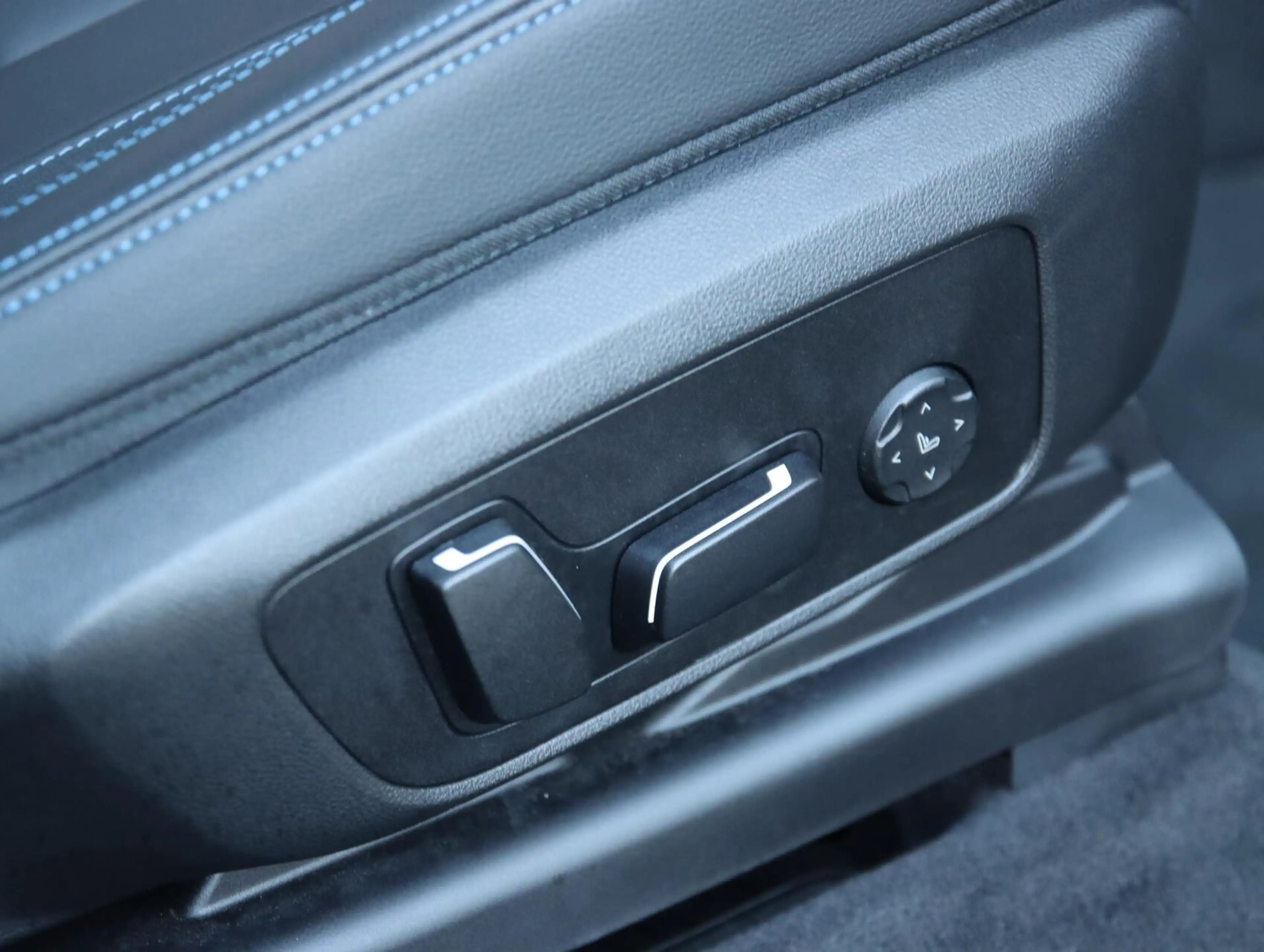 BMW iX3 High Executive 80 kWh M-sport | SOH 97,2% | Panora — photo 37