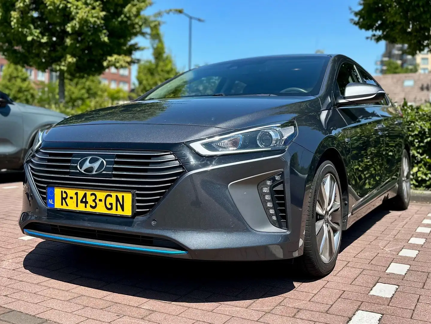 Hyundai IONIQ Hybrid 1.6 GDI Premium - 1