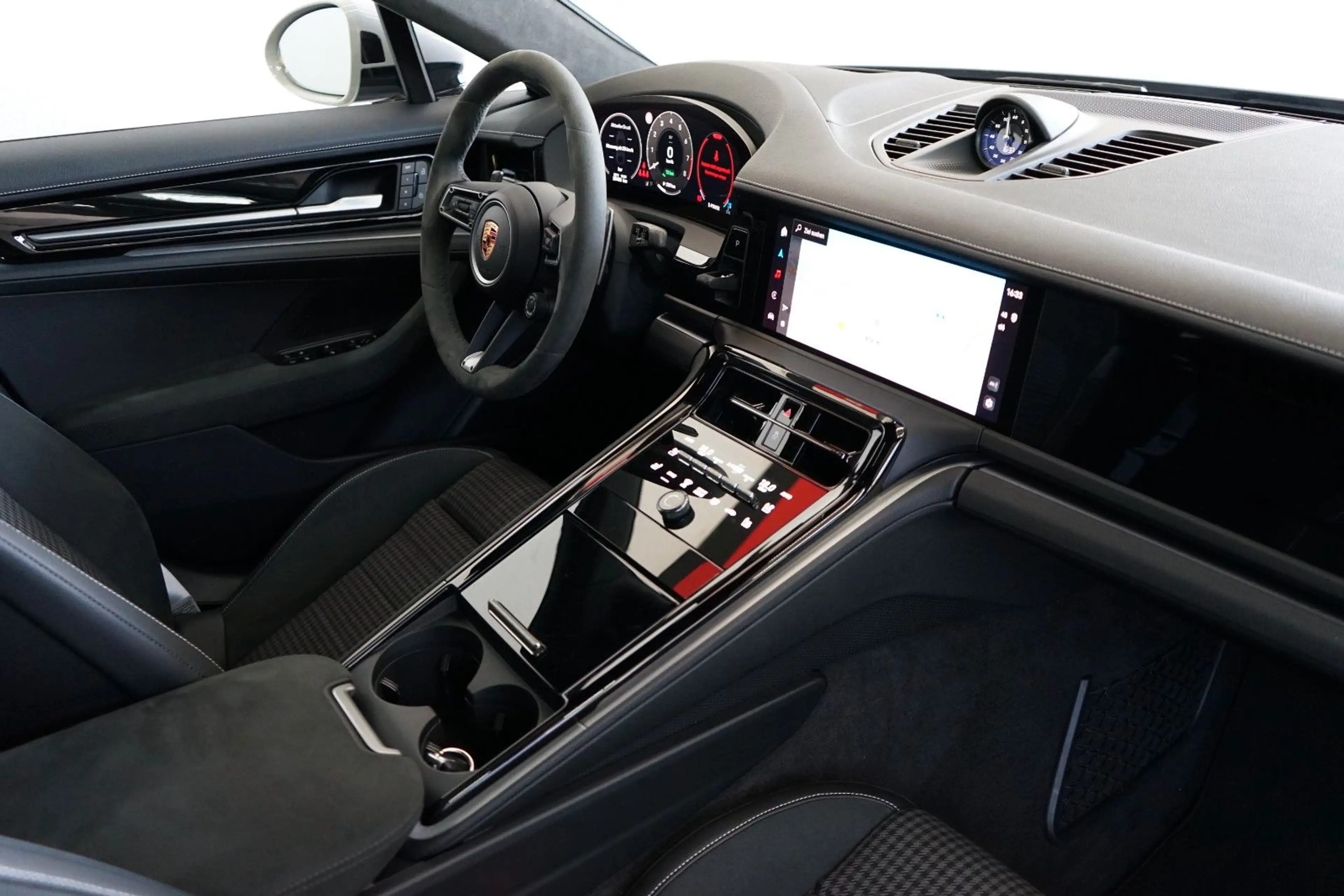 Porsche Panamera 4 E-Hybrid/MY25/Kreide/HAL/SpAbgas/MEGA — photo 7