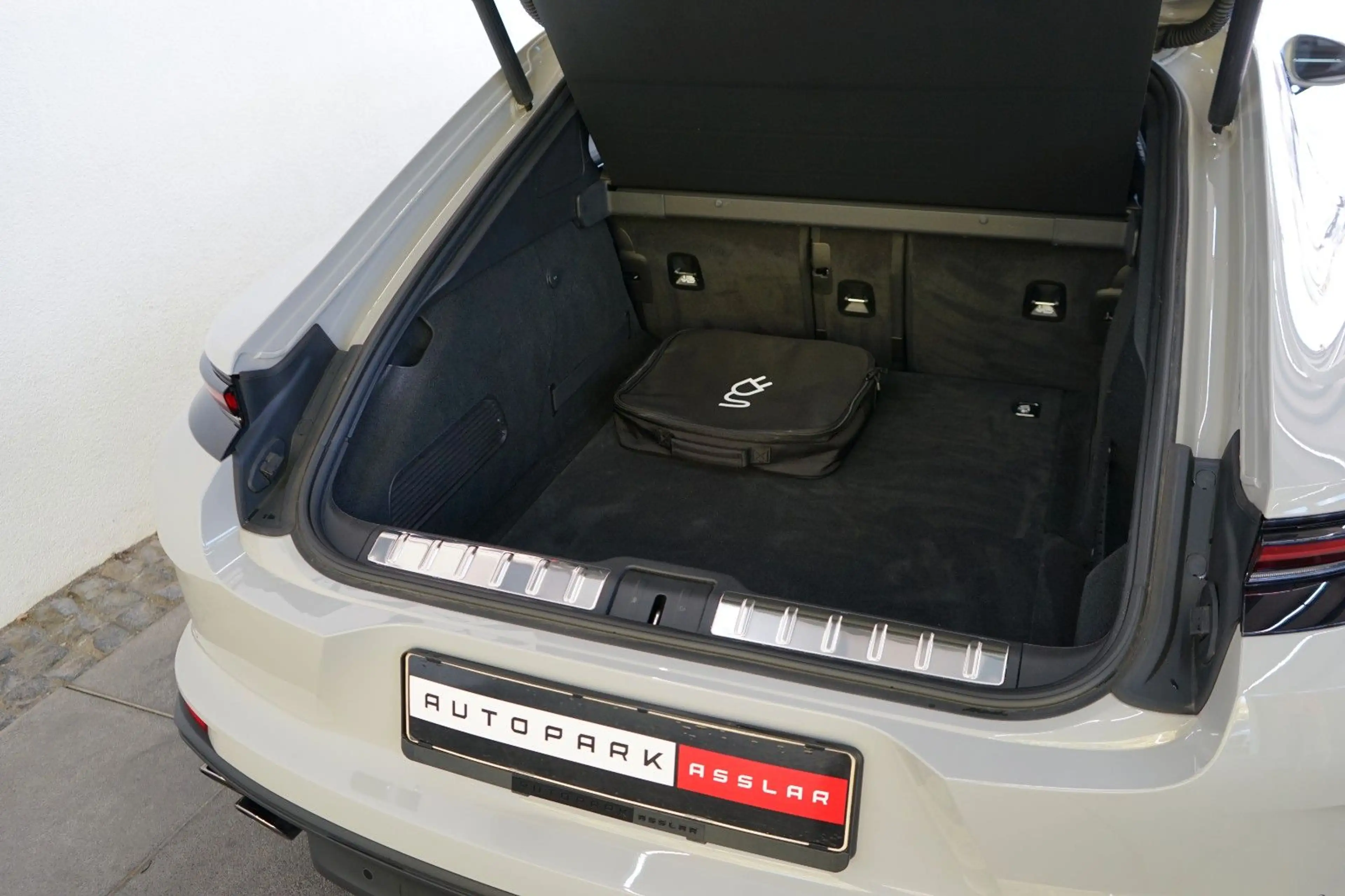 Porsche Panamera 4 E-Hybrid/MY25/Kreide/HAL/SpAbgas/MEGA — photo 11
