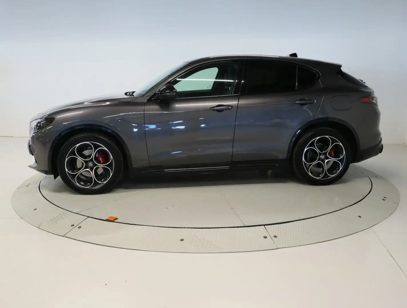 Alfa Romeo Stelvio 2.2 Veloce Q4 210 Aut. Grau - 2