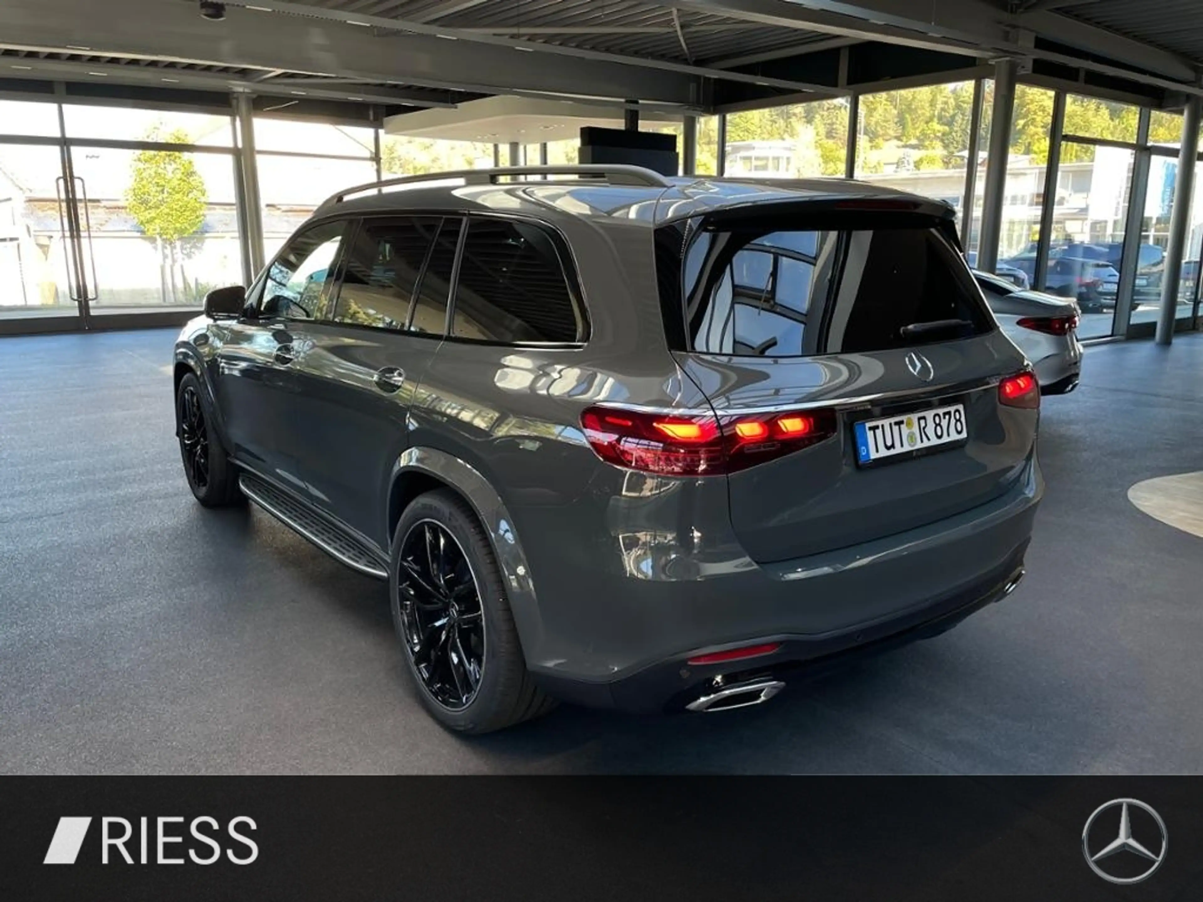 Mercedes-Benz GLS 450 d 4M AMG+AHK+23"+STD-HZG+NIGHT+360°+HUD+ — photo 6