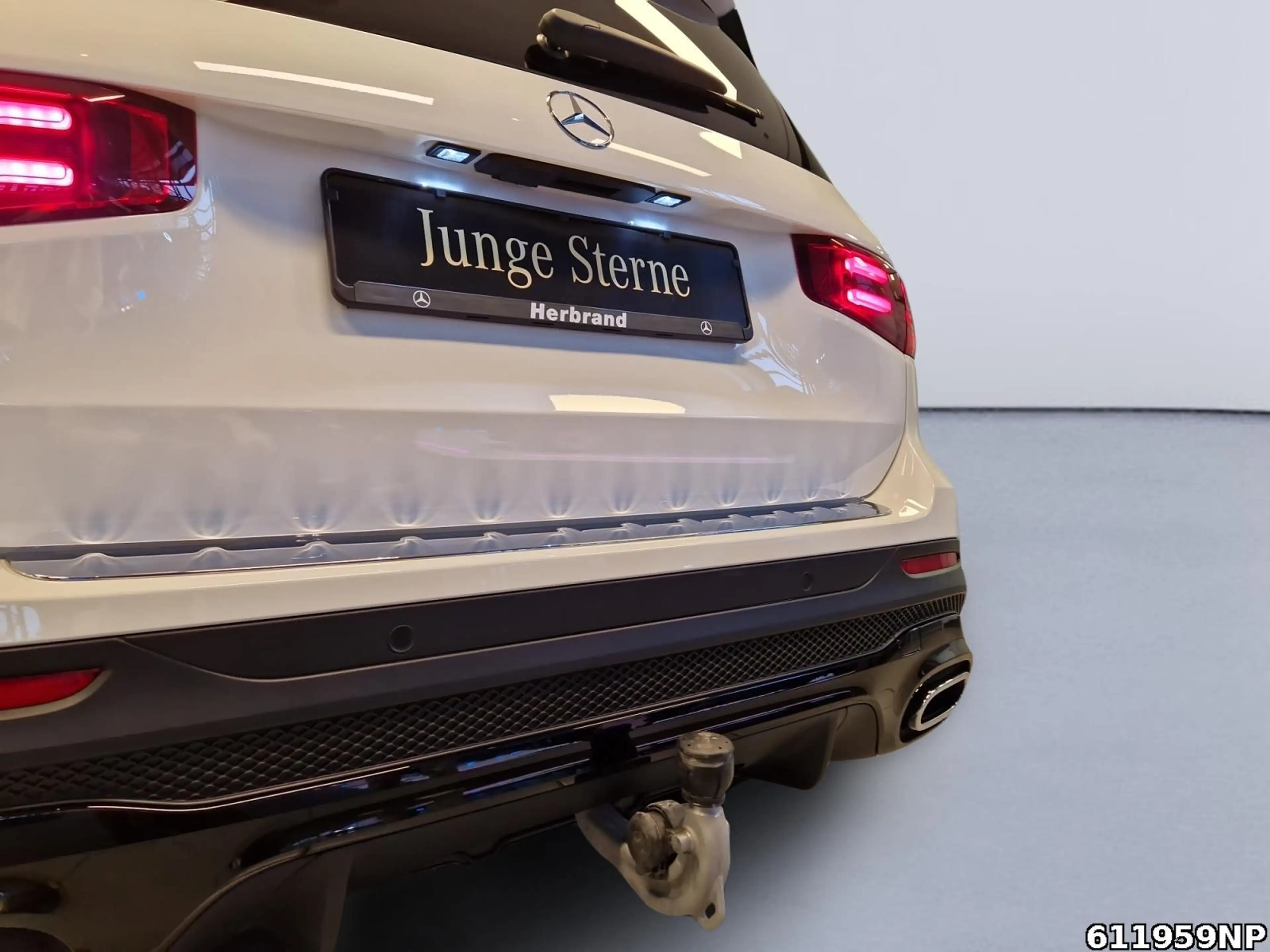 Mercedes-Benz GLB 250 4M AMG Burmester Pano AHK 7-Sitzer Night — photo 14