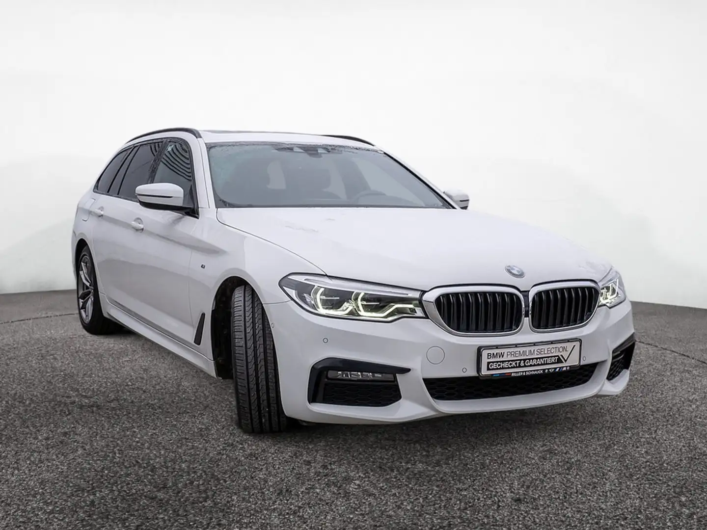 BMW 530 d Touring xDrive M-Sport PANO+H/K+NAVI+KAM Weiß - 2