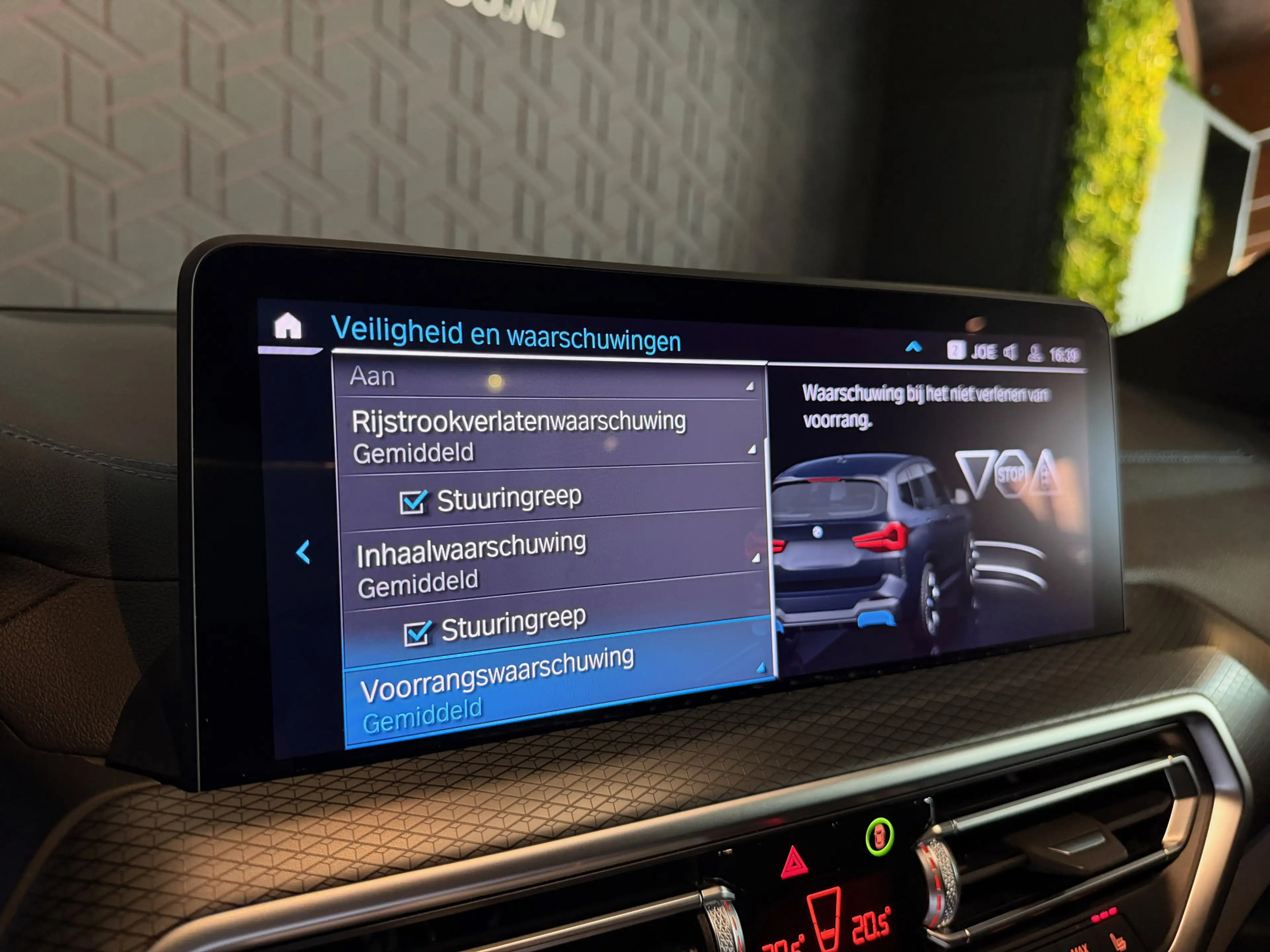 BMW iX3 High Exe 80 kWh | M-sport | Pano | Laser — photo 25