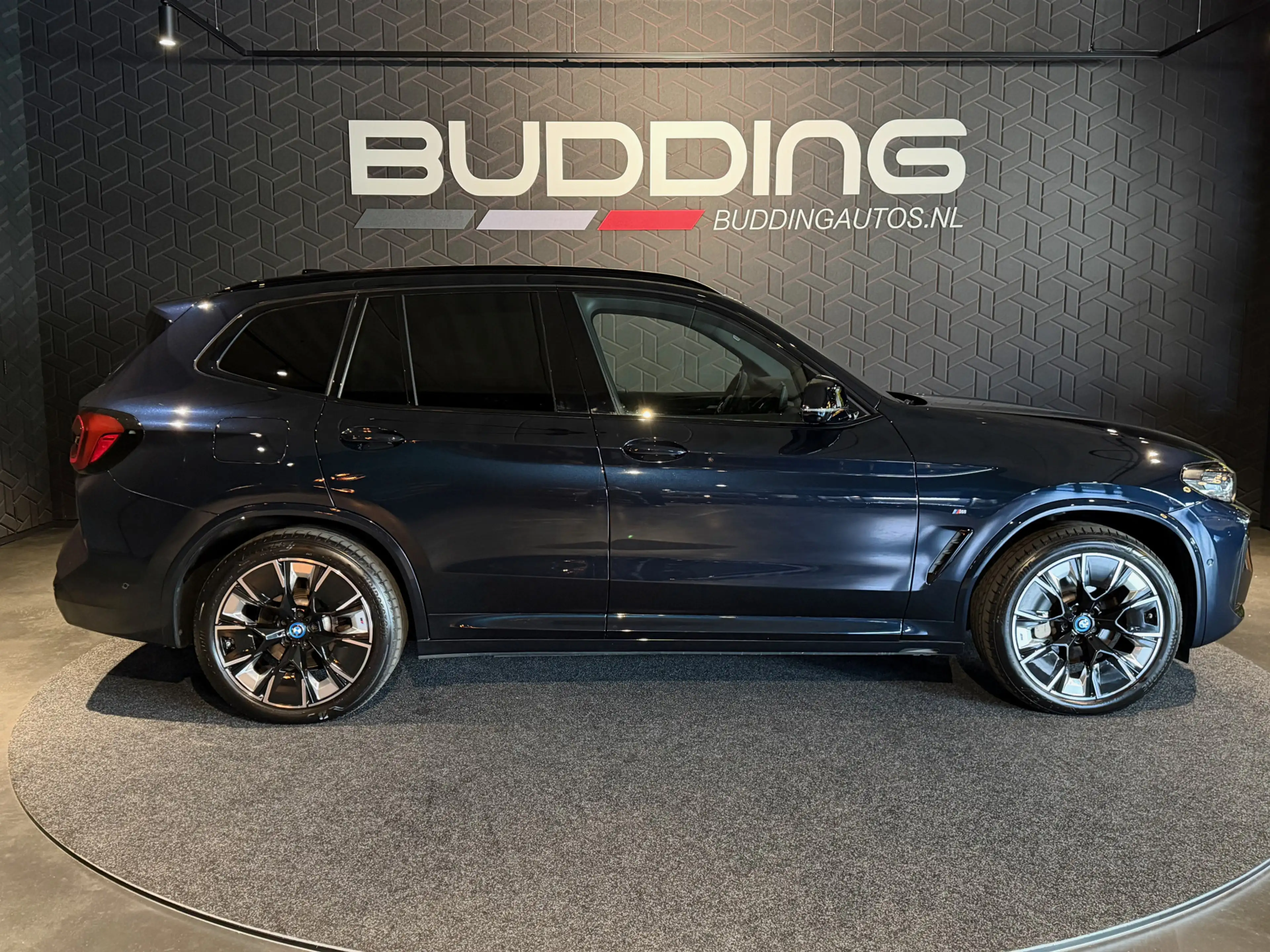 BMW iX3 High Exe 80 kWh | M-sport | Pano | Laser — photo 4