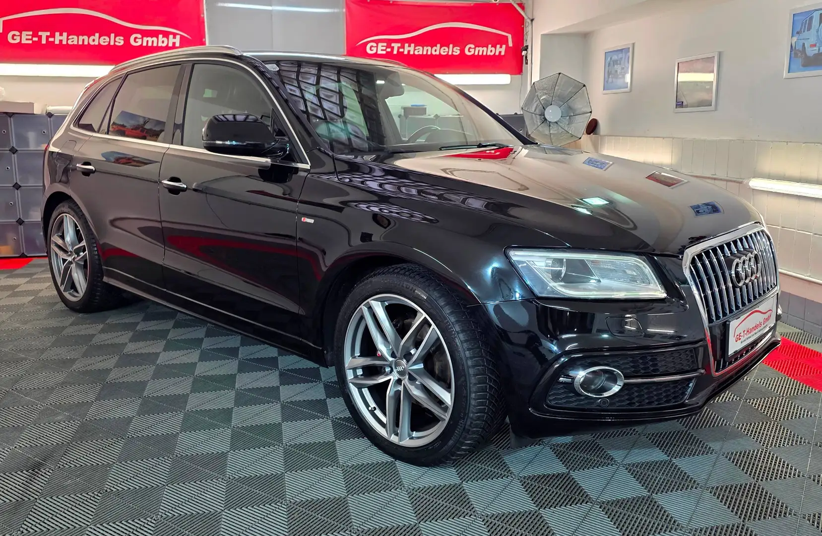 Audi Q5 2,0 TDI Quattro S-line Aut. LED Leder Schwarz - 2