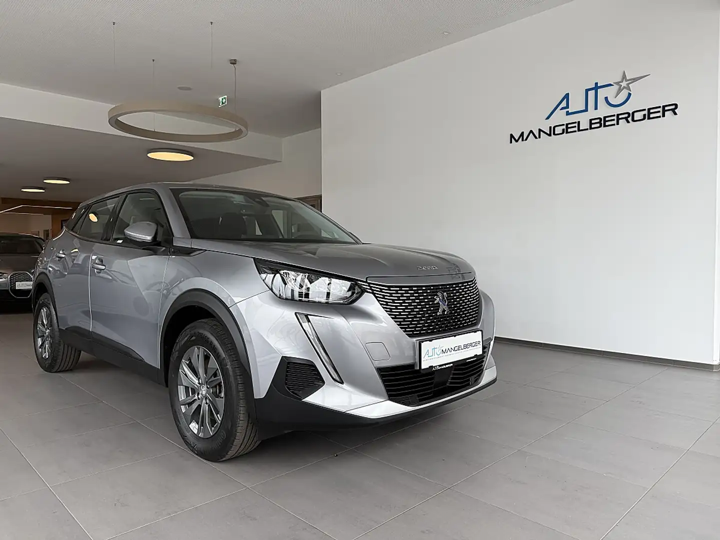 Peugeot e-2008 Active Pack Silber - 1