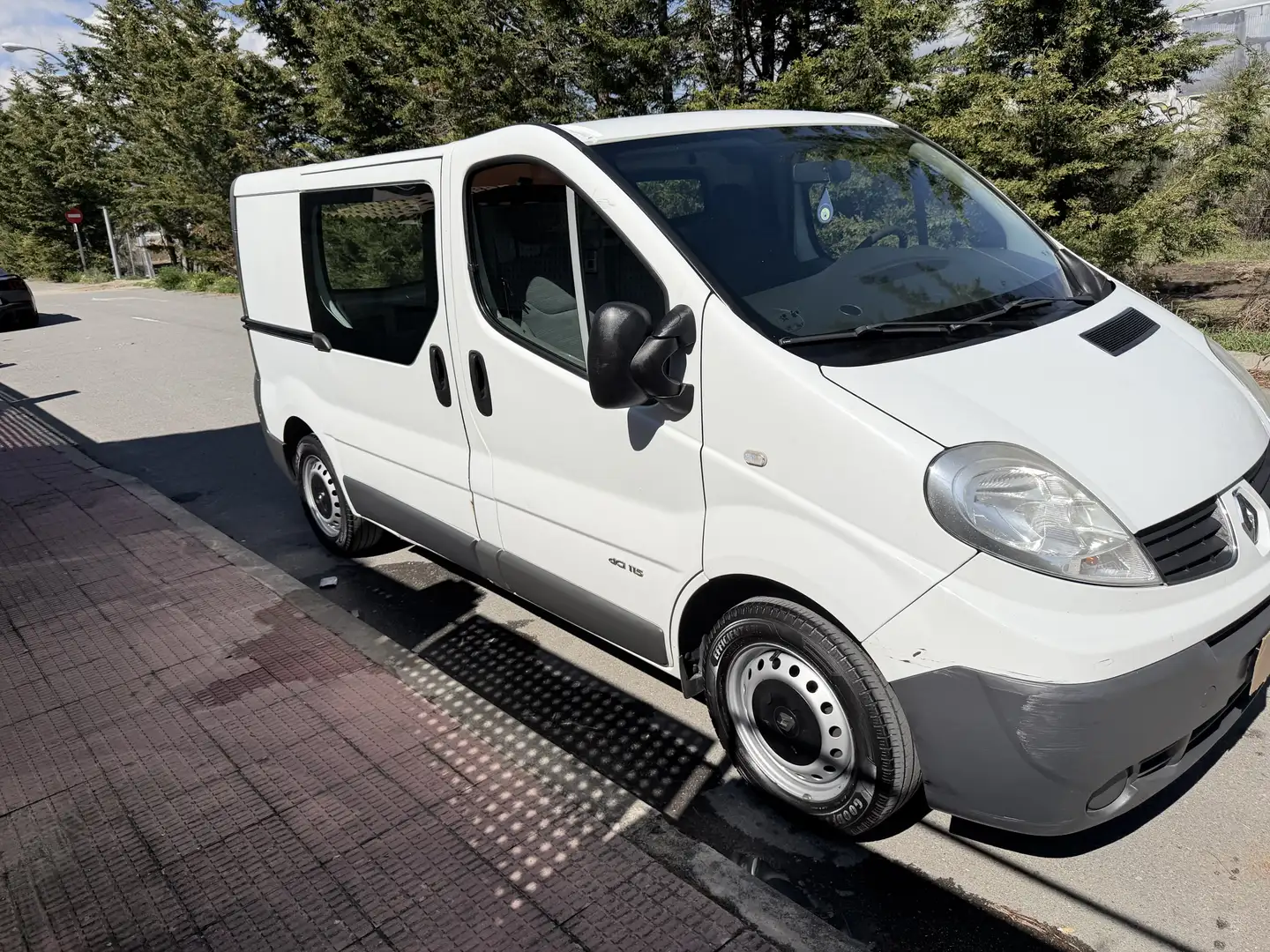 Renault Trafic 2.0dCi Fg. 29 L2H1 115 E5 - 2
