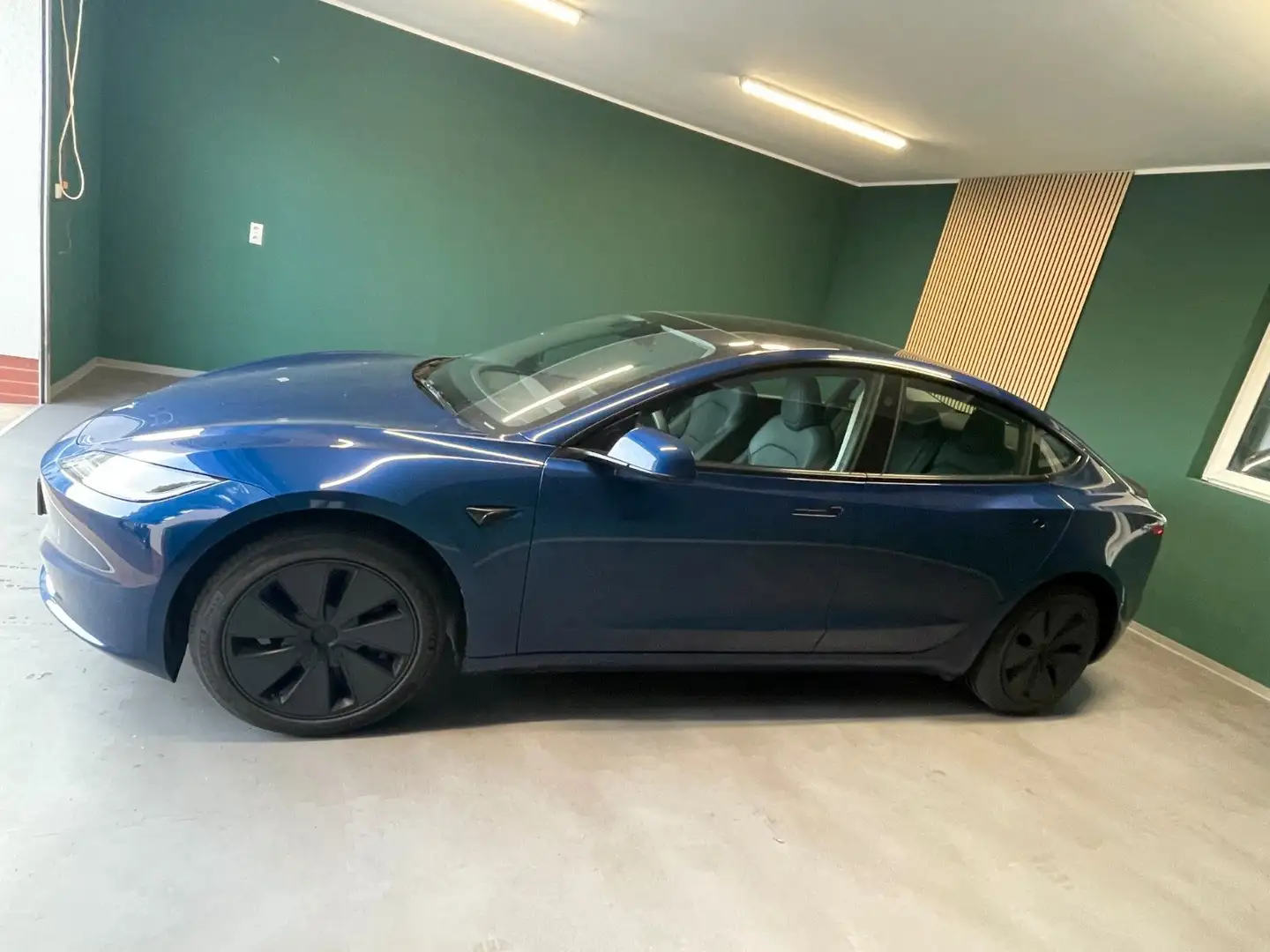 Tesla Model 3 RWD Highland. ab 2,49%/299€ mtl. - 2