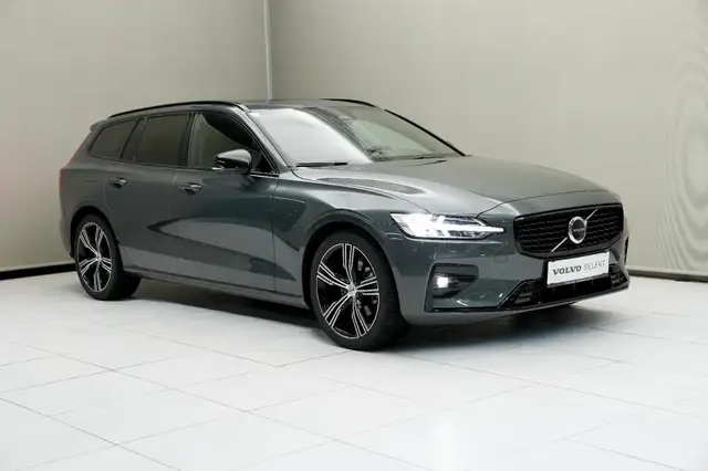 Volvo V60 Ultra, B4 Mild Hybrid, Benzin, Dark W-Paket
