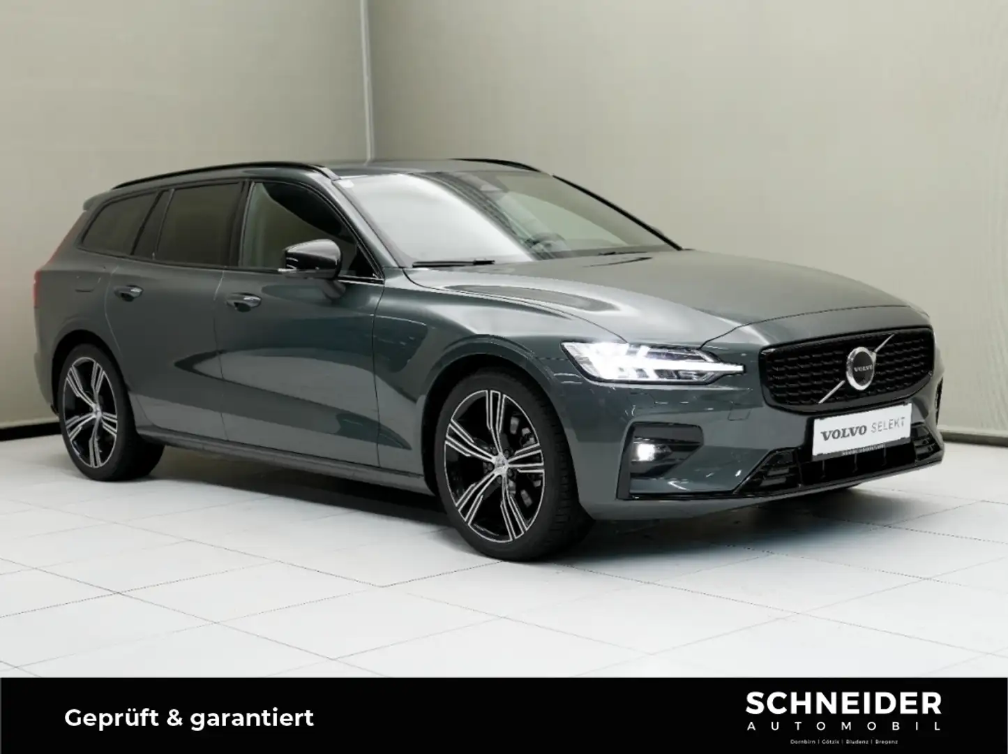 Volvo V60 Ultra, B4 Mild Hybrid, Benzin, Dark W-Paket Grün - 1