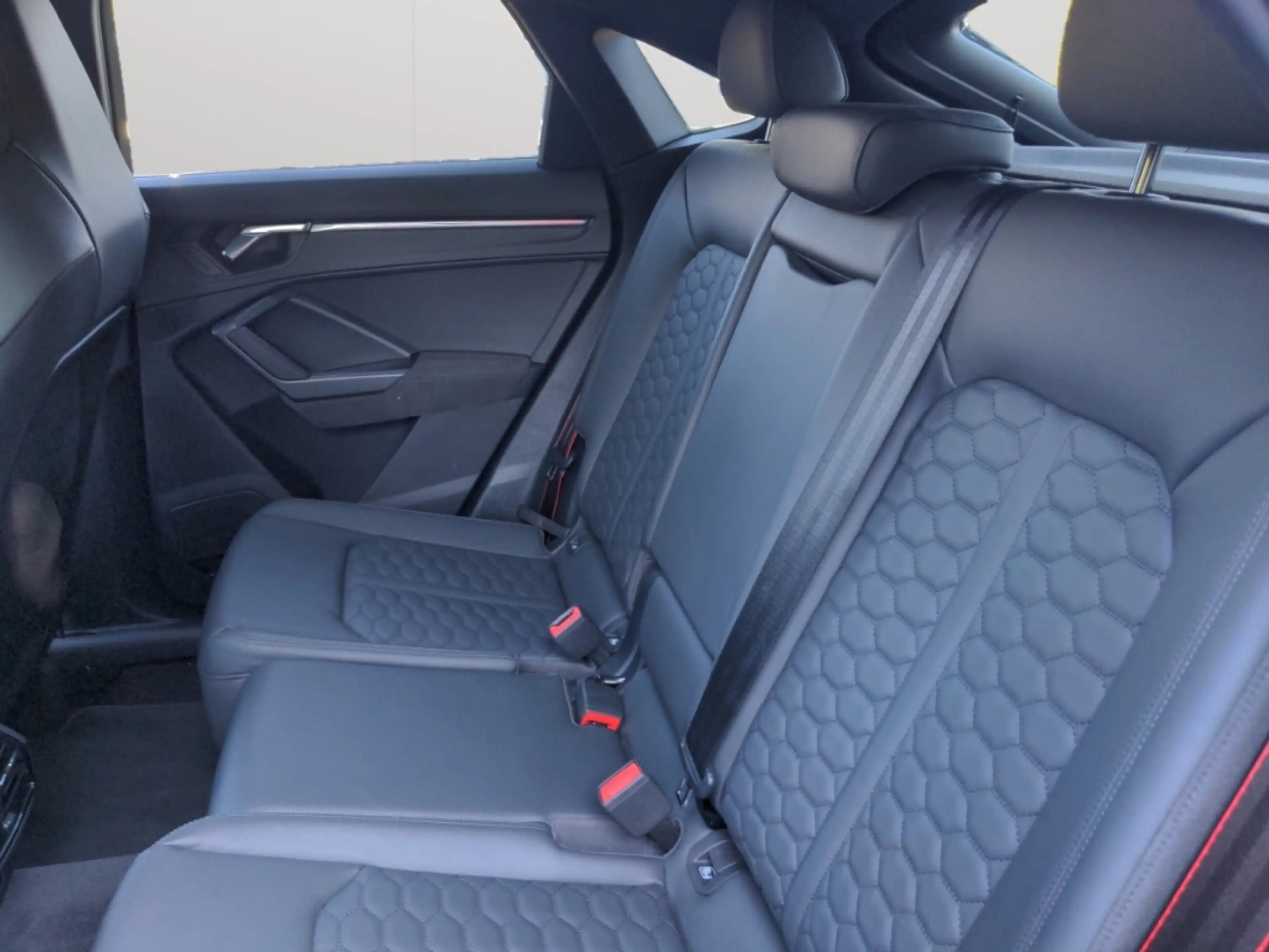 Audi RS Q3 TFSI quattro S tronic Matrix Navi SONOS 360° ACC — photo 14