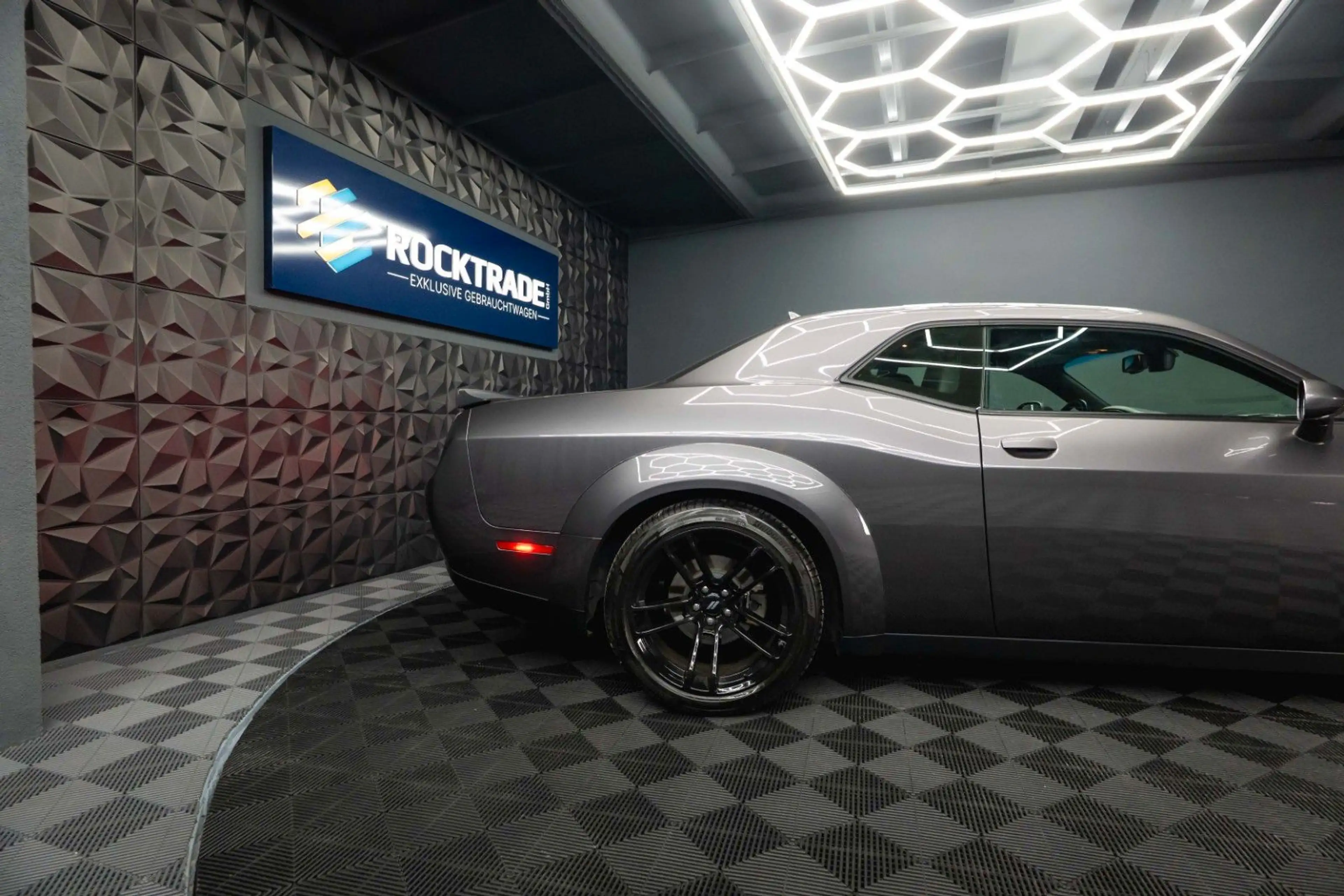 Dodge Challenger 5.7 V8 R/T SRT WIDE BODY Super Track — photo 10