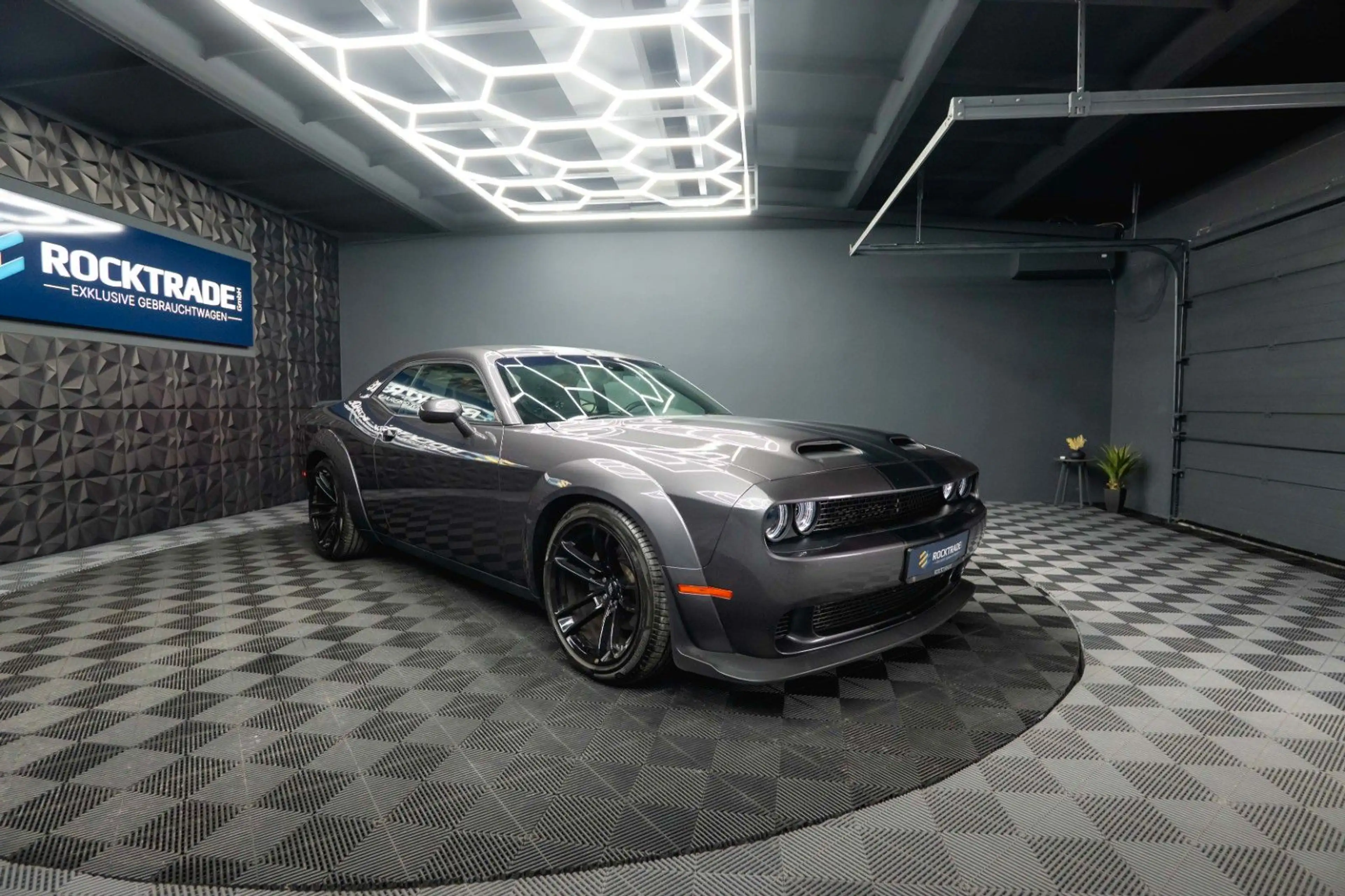 Dodge Challenger 5.7 V8 R/T SRT WIDE BODY Super Track — photo 8