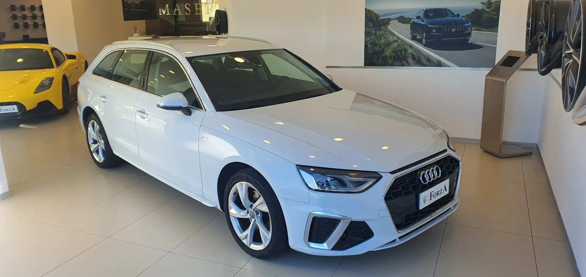 Audi A4 Avant 40 2.0 g-tron S Line ED. 170cv s-tronic Weiß - 2