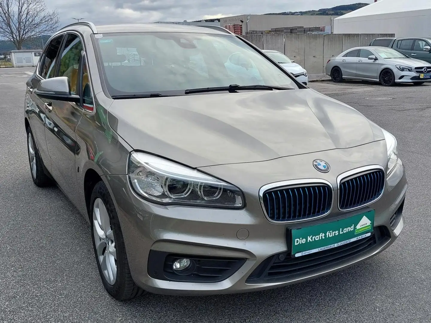 BMW 225 225 xe Advantage Grau - 1