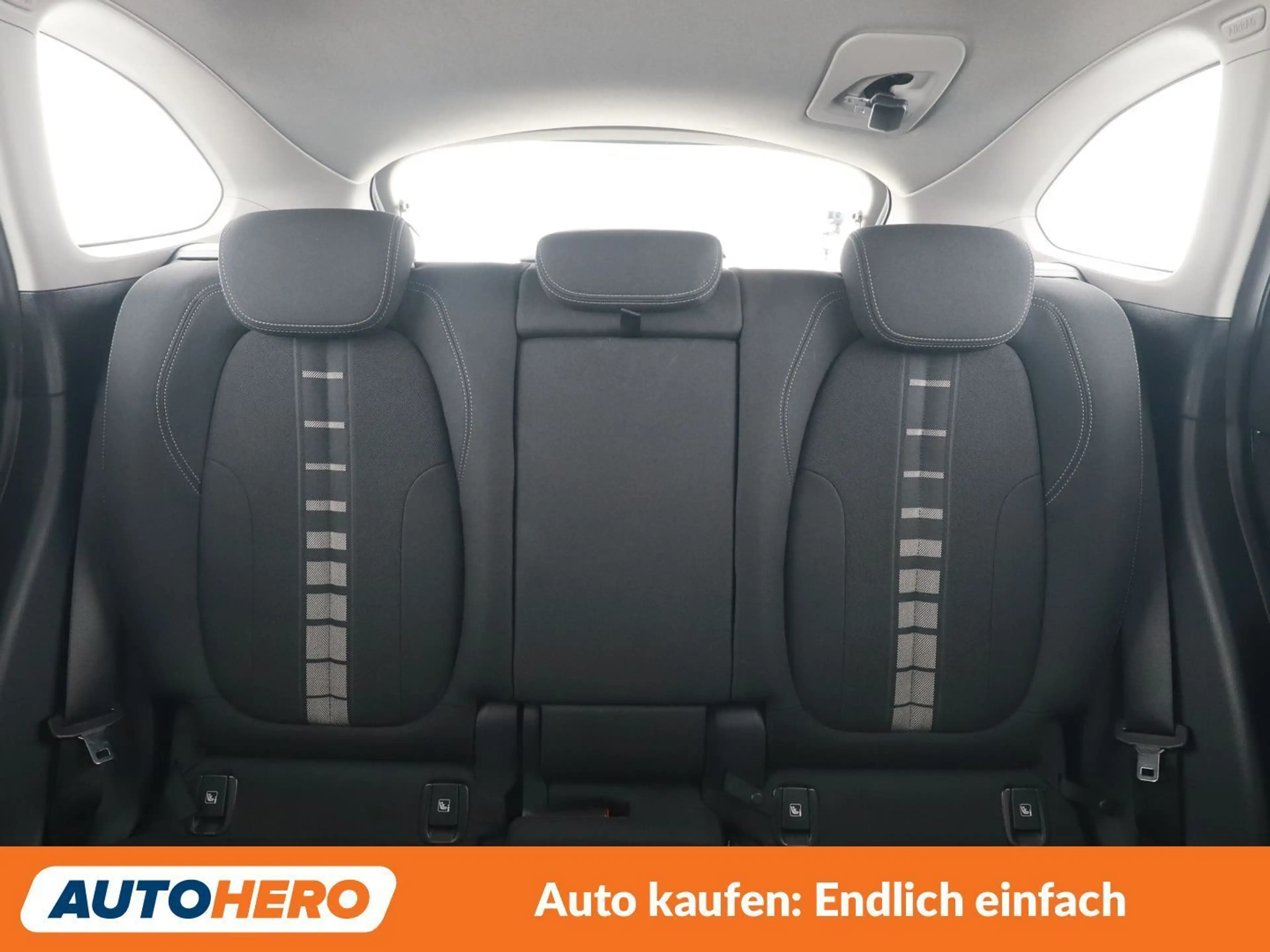 BMW X1 xDrive 18d Advantage — photo 15