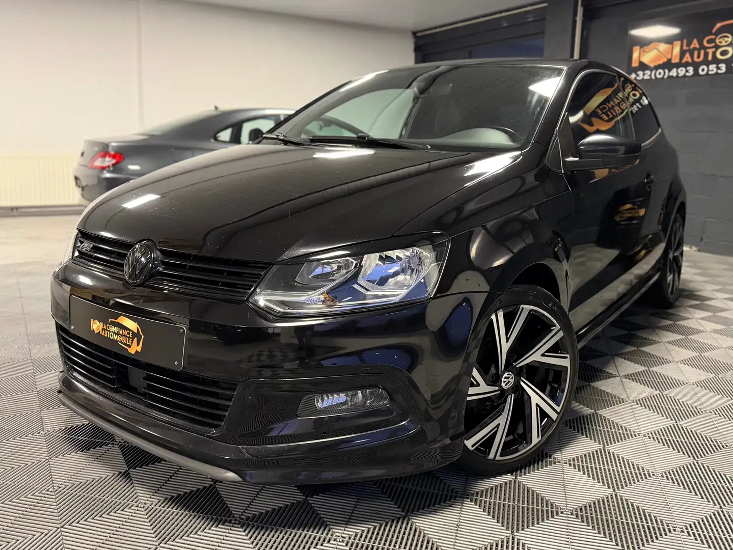 Volkswagen Polo 1.4TDi R-Line 1er propriétaire garantie 1 an Noir - 2