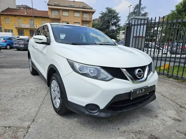 Nissan Qashqai view 2