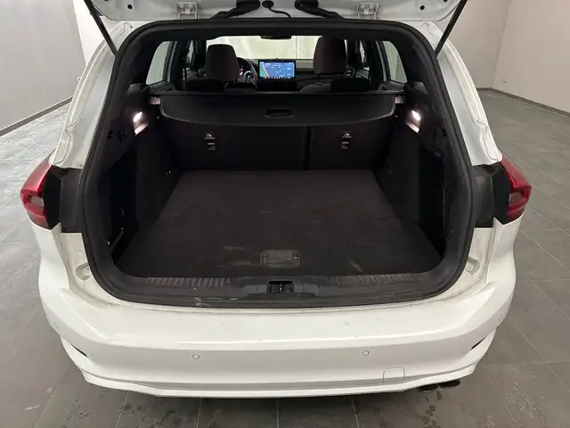 Ford Focus view 9