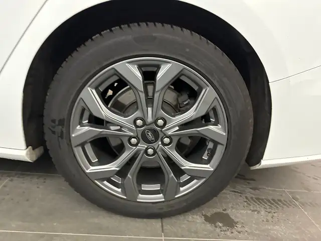 Ford Focus view 11