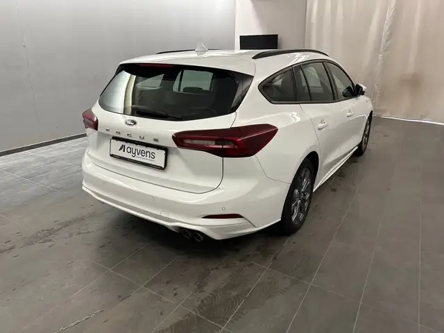 Ford Focus view 4