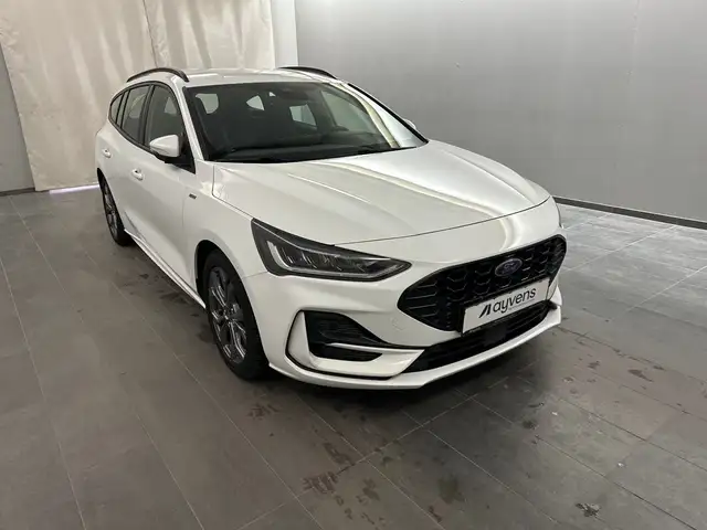 Ford Focus view 2