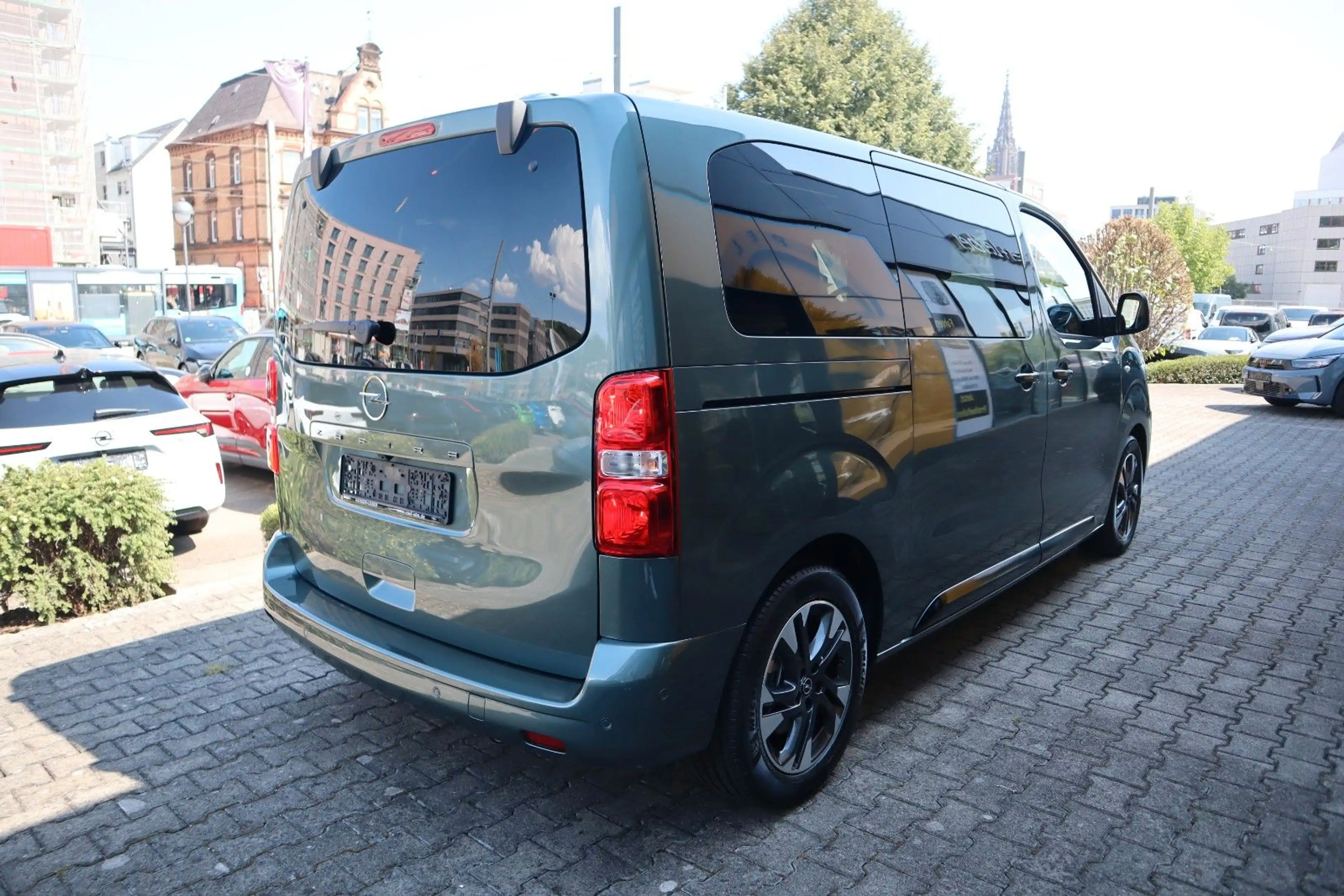 Opel Zafira Life 2.2D AT8 GS 7-Sitzer — photo 2