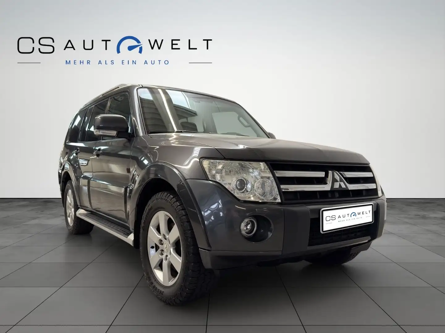 Mitsubishi Pajero 3.2 DI-D Instyle 4x4 LEDER/S.DACH/KAMERA Grau - 2