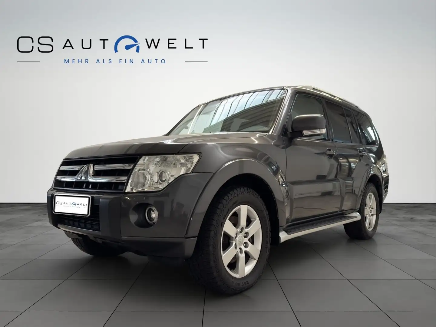 Mitsubishi Pajero 3.2 DI-D Instyle 4x4 LEDER/S.DACH/KAMERA Grau - 1