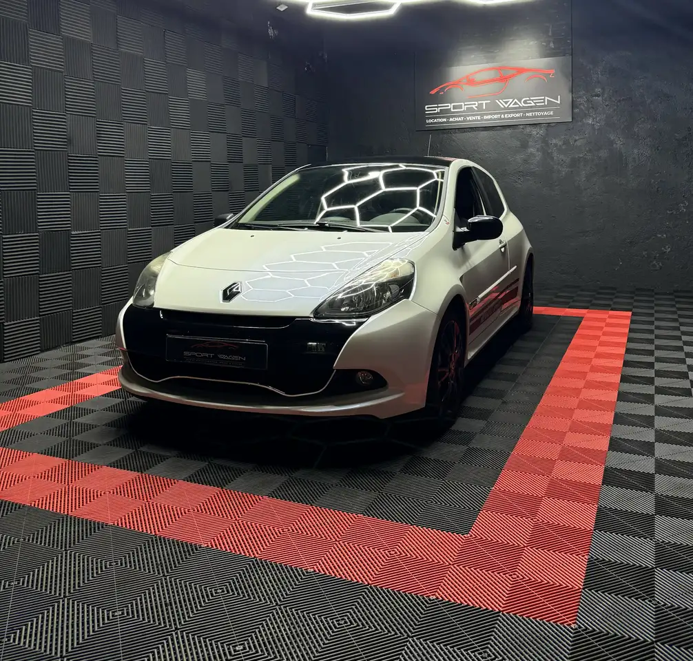 Renault Clio III 2.0 16V 203 Sport Cup