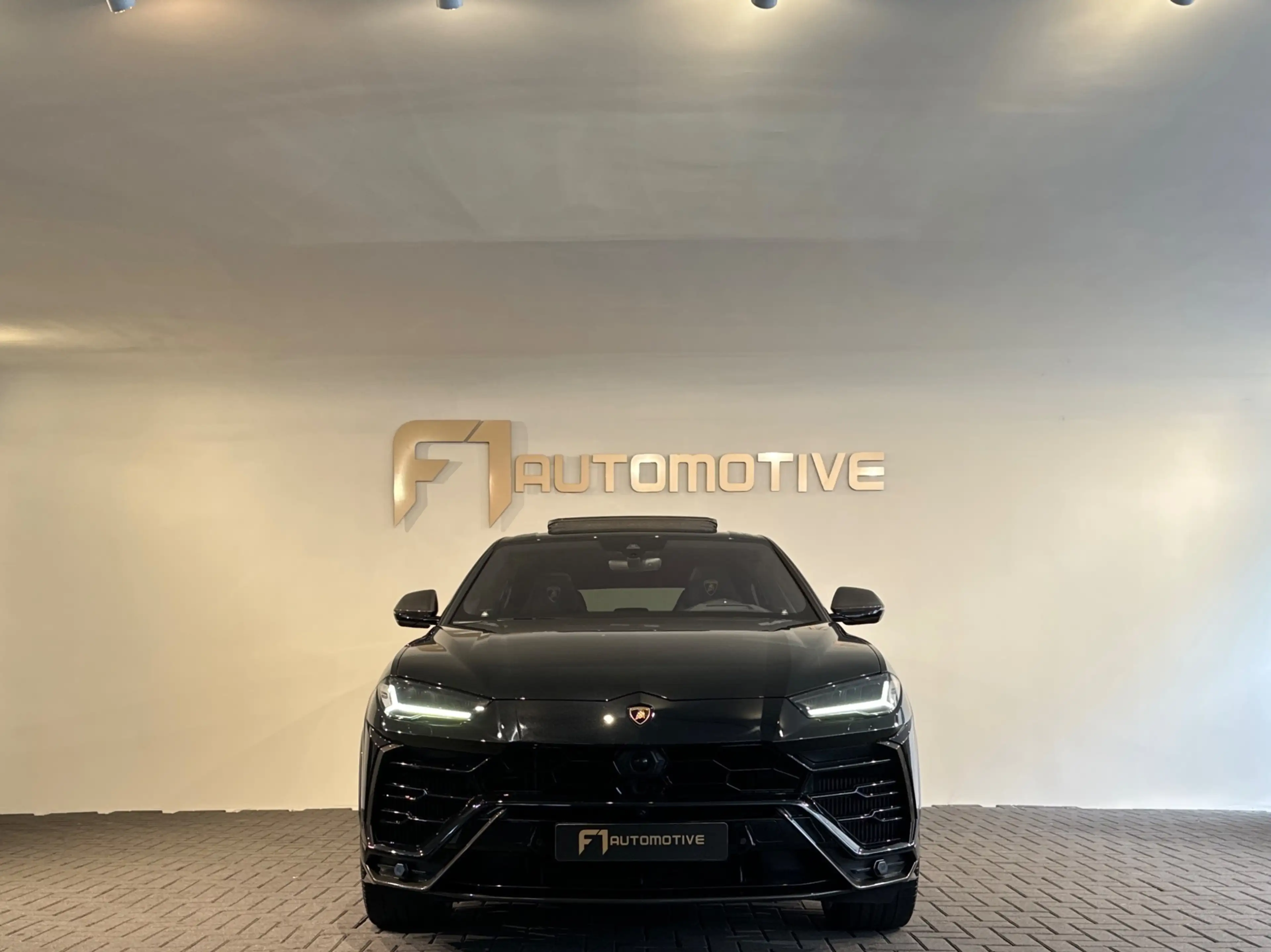 Lamborghini Urus 4.0 V8 Pano|Carbon|B&O 3D|Massage|Memory — photo 10