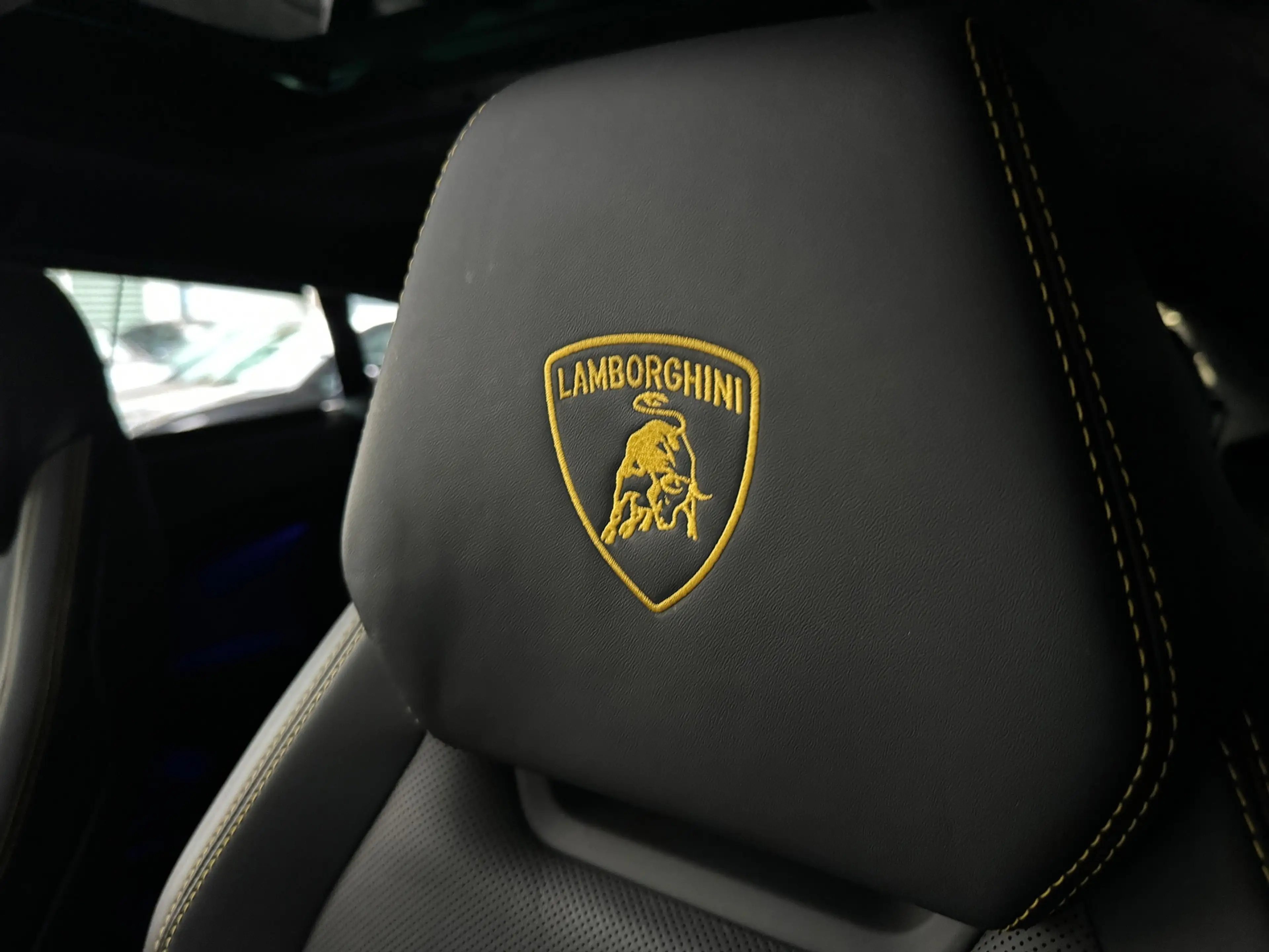 Lamborghini Urus 4.0 V8 Pano|Carbon|B&O 3D|Massage|Memory — photo 7
