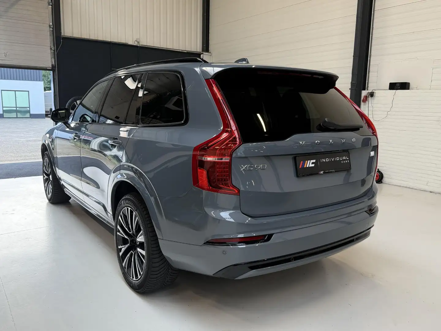 Volvo XC90 2.0 T8 Recharge AWD Plus Dark Trekhaak H/K Premium Szürke - 2
