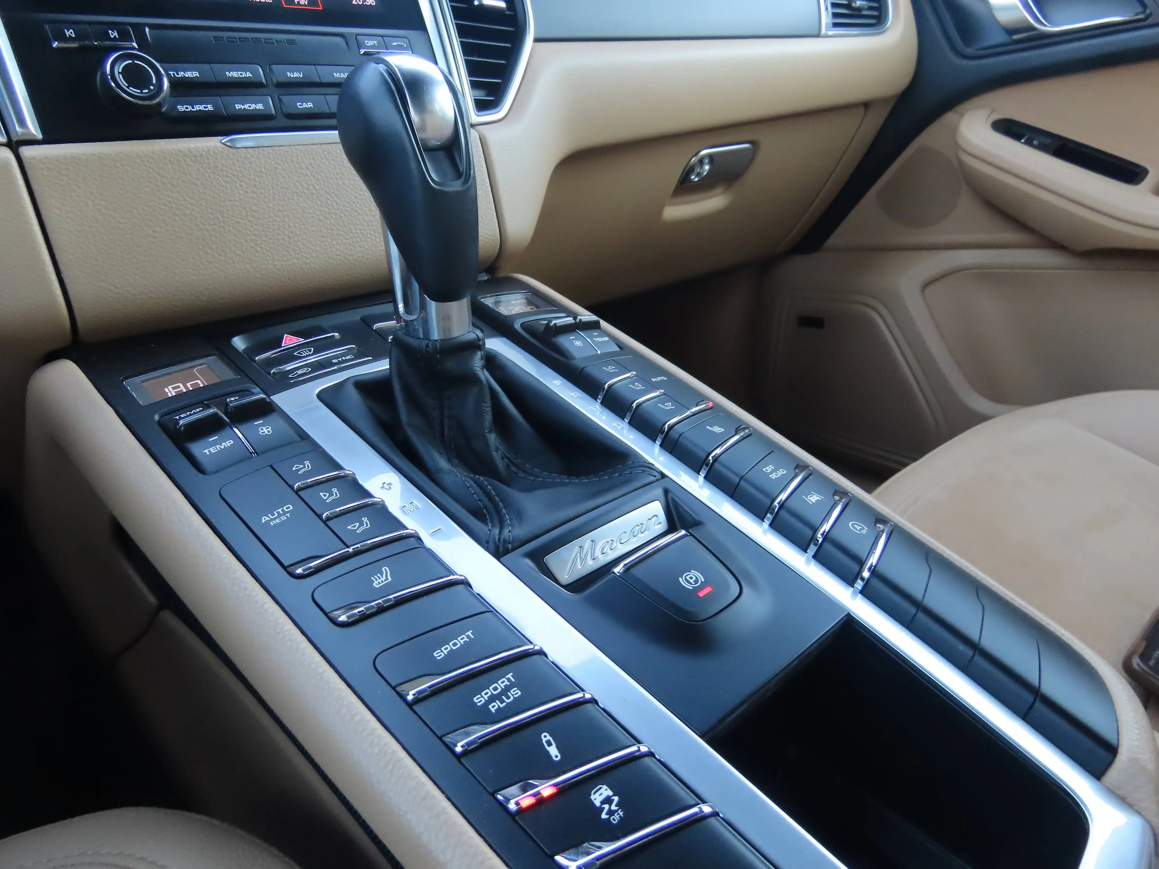 Porsche Macan Macan 2.0 Turbo PDK — photo 12