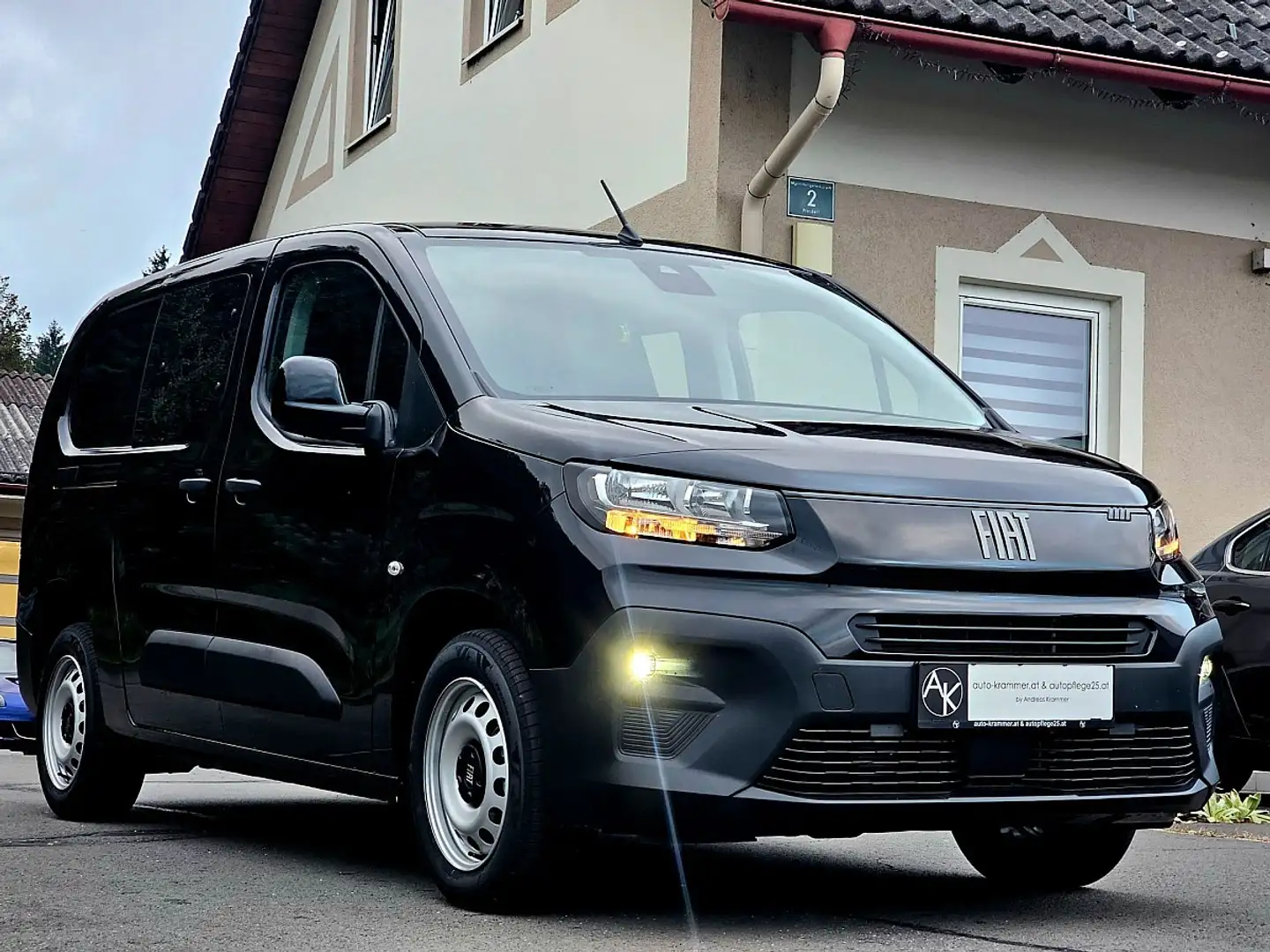 Fiat Doblo Kastenwagen DoKa BlueHDi 100 S Schwarz - 1
